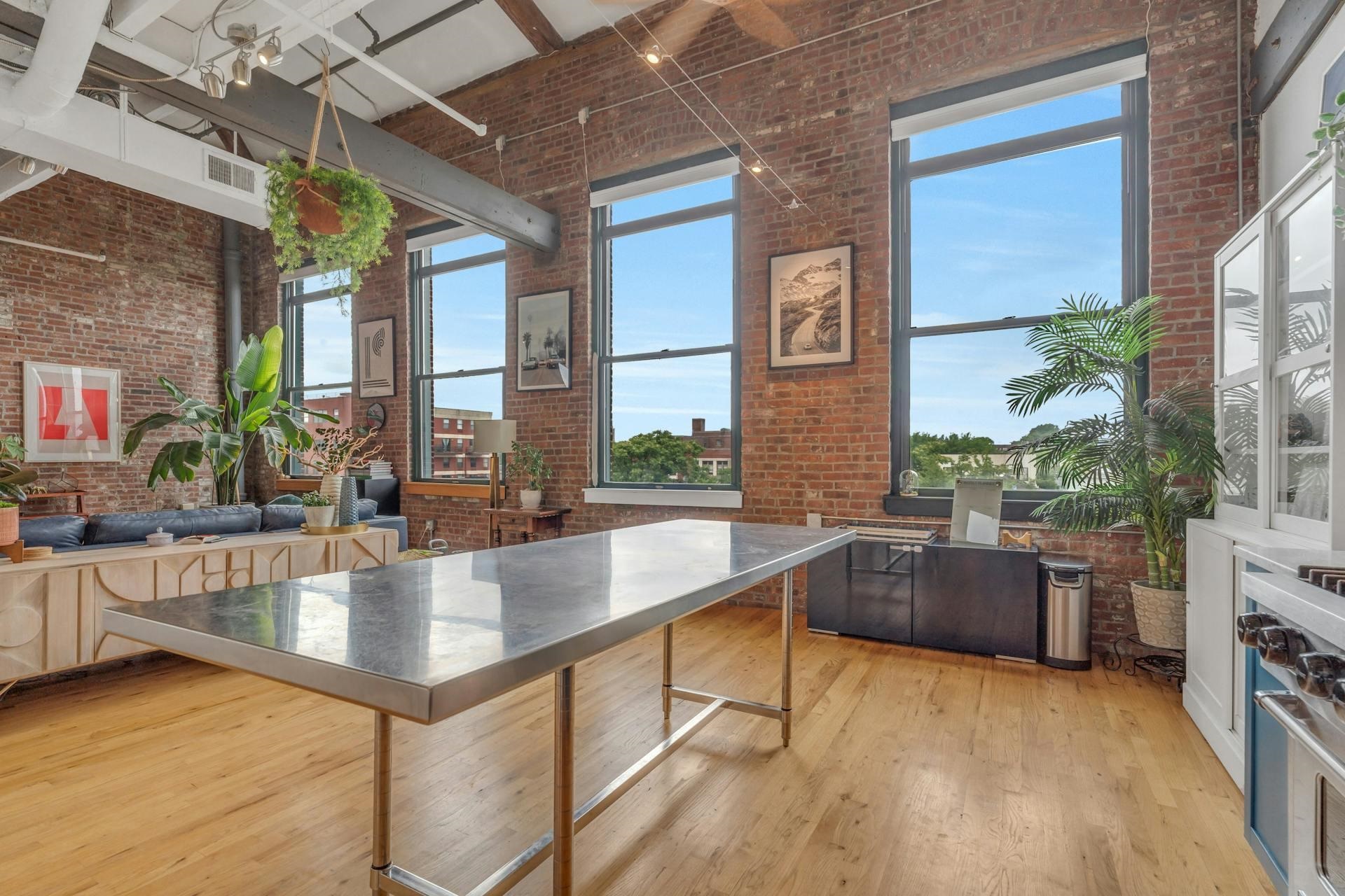 126 WEBSTER AVE Unit: 4F