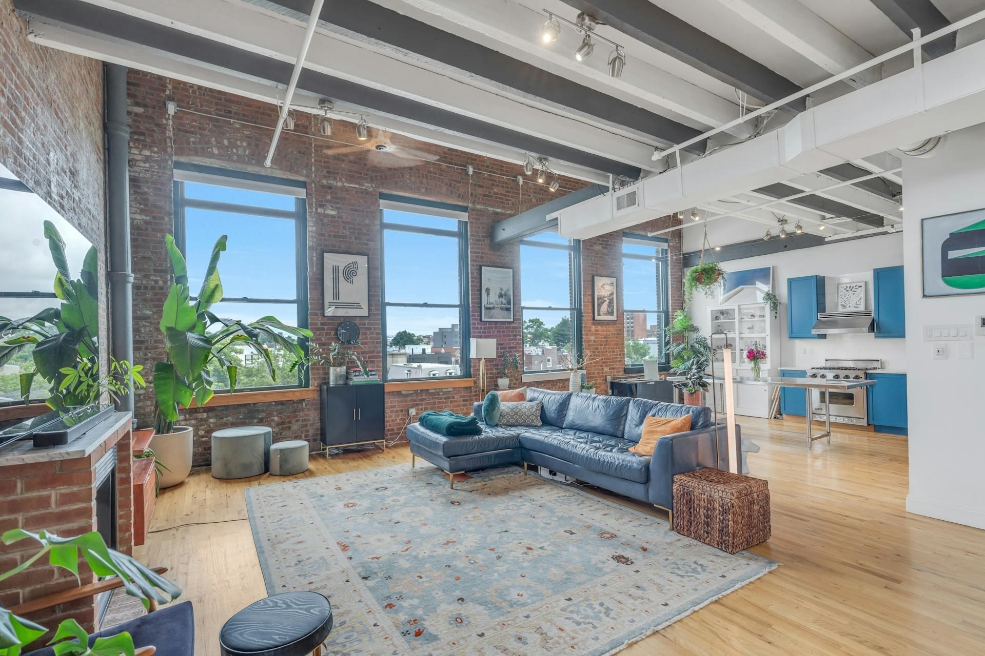 126 WEBSTER AVE Unit: 4F