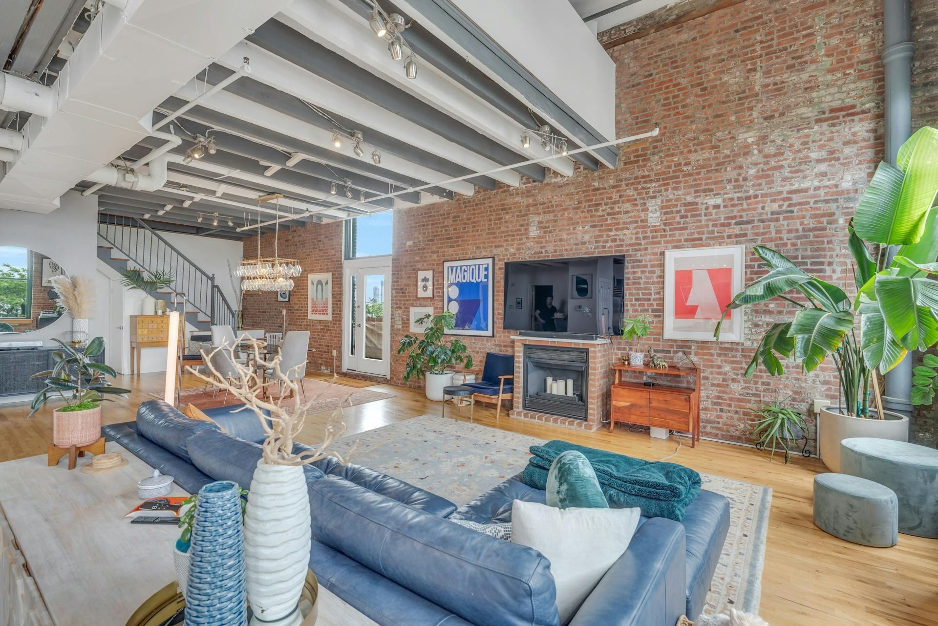 126 WEBSTER AVE Unit: 4F