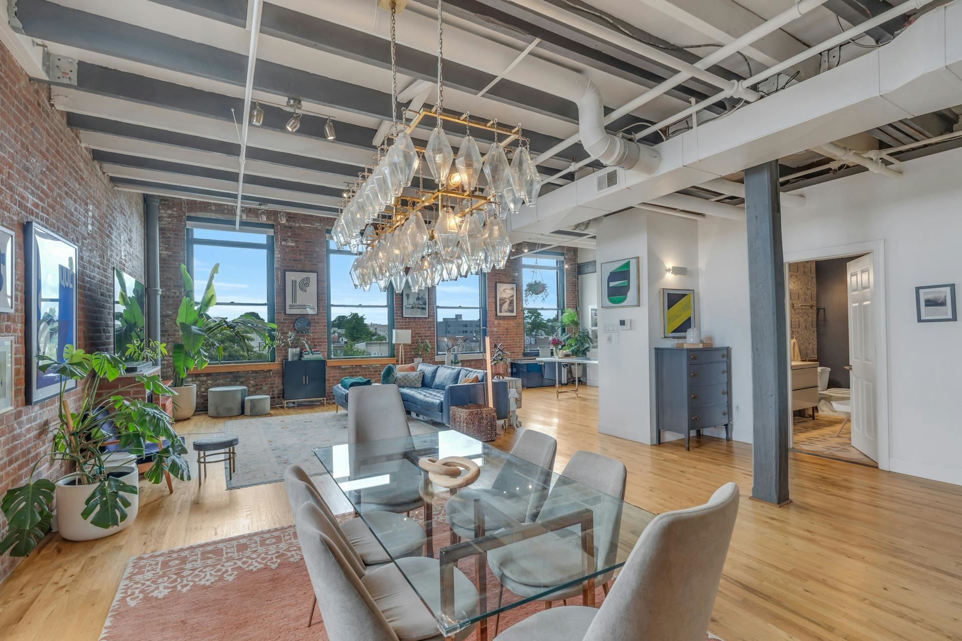 126 WEBSTER AVE Unit: 4F