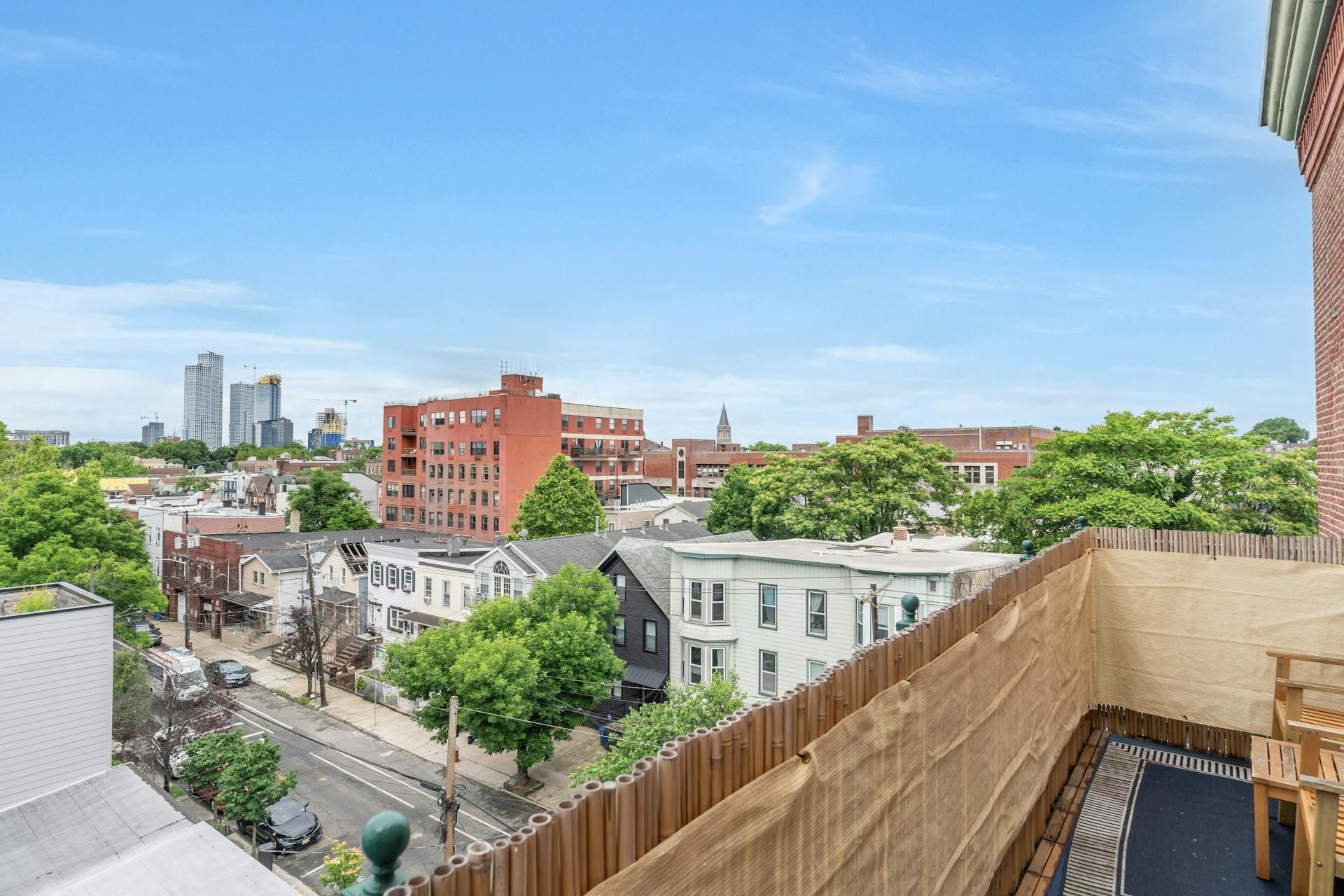 126 WEBSTER AVE Unit: 4F