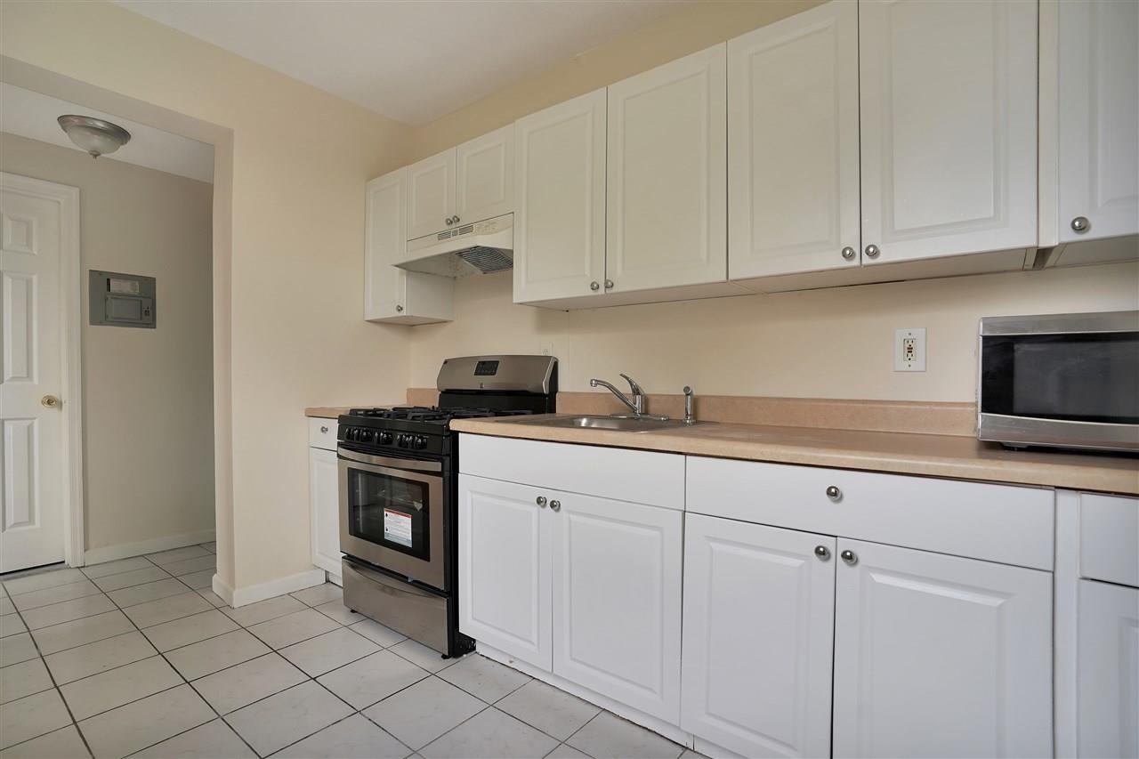 590 PALISADE AVE Unit: 3