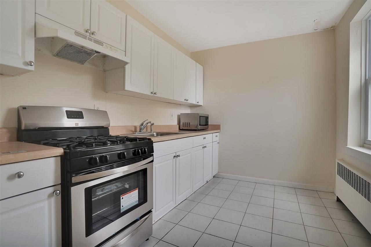 590 PALISADE AVE Unit: 3