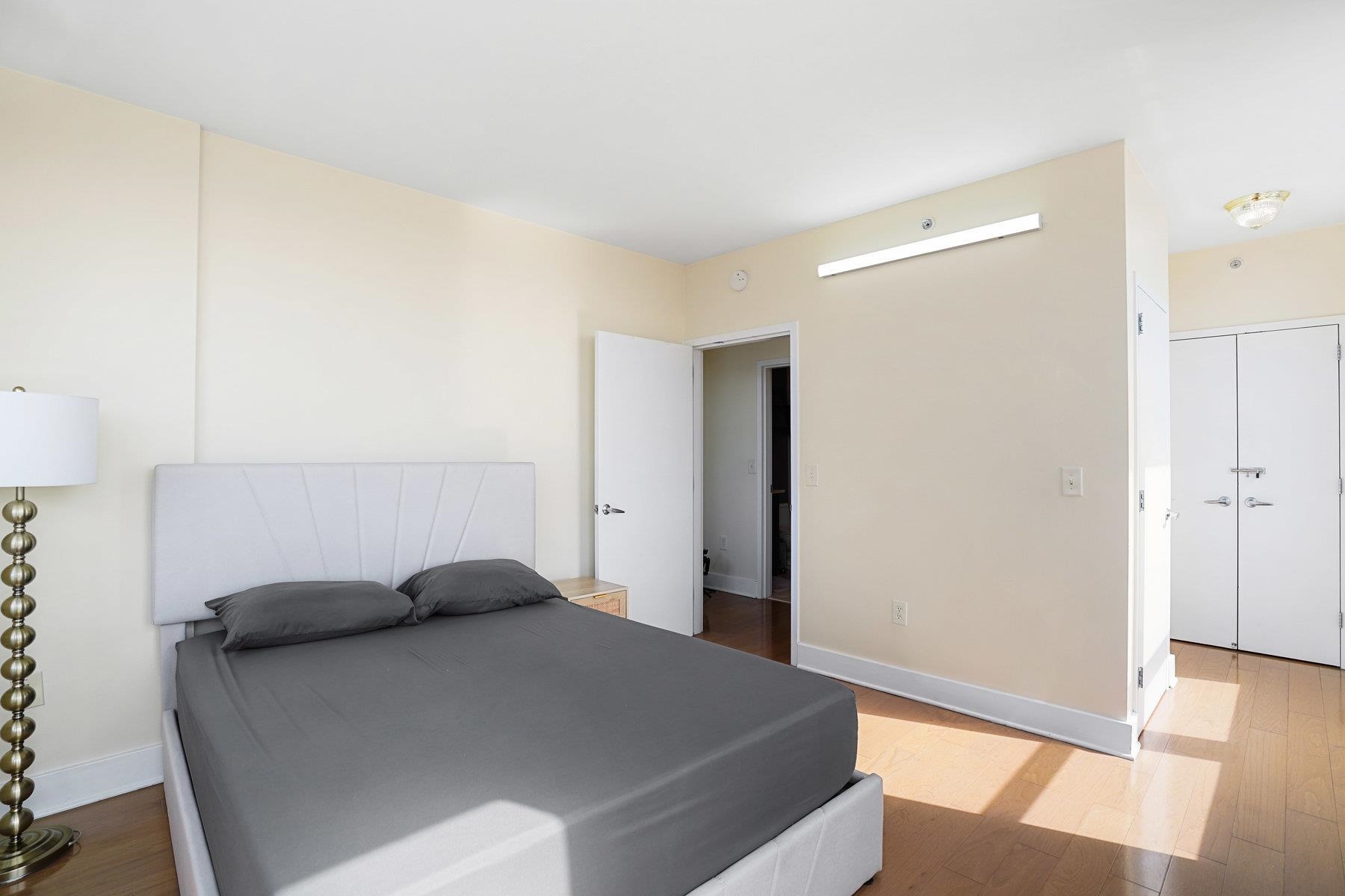 88 MORGAN ST Unit: 4402