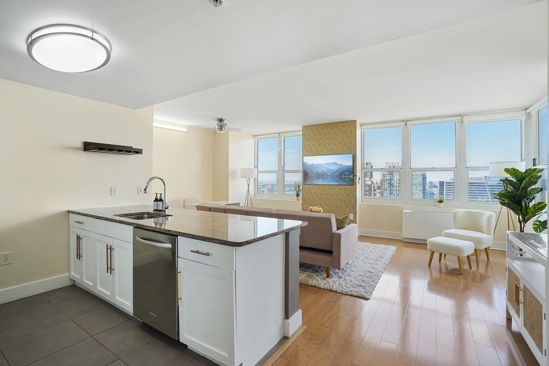 88 MORGAN ST Unit: 4402