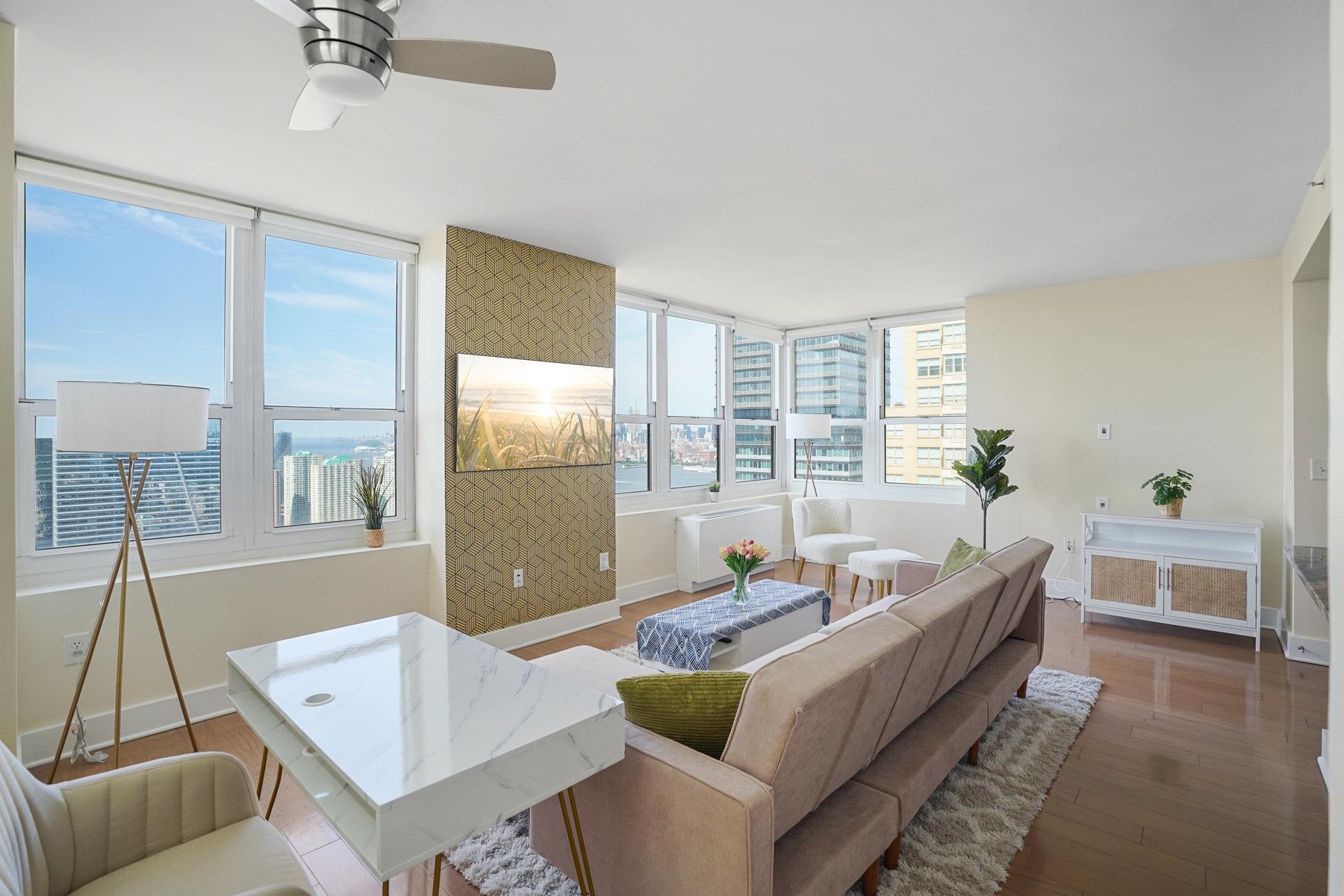 88 MORGAN ST Unit: 4402