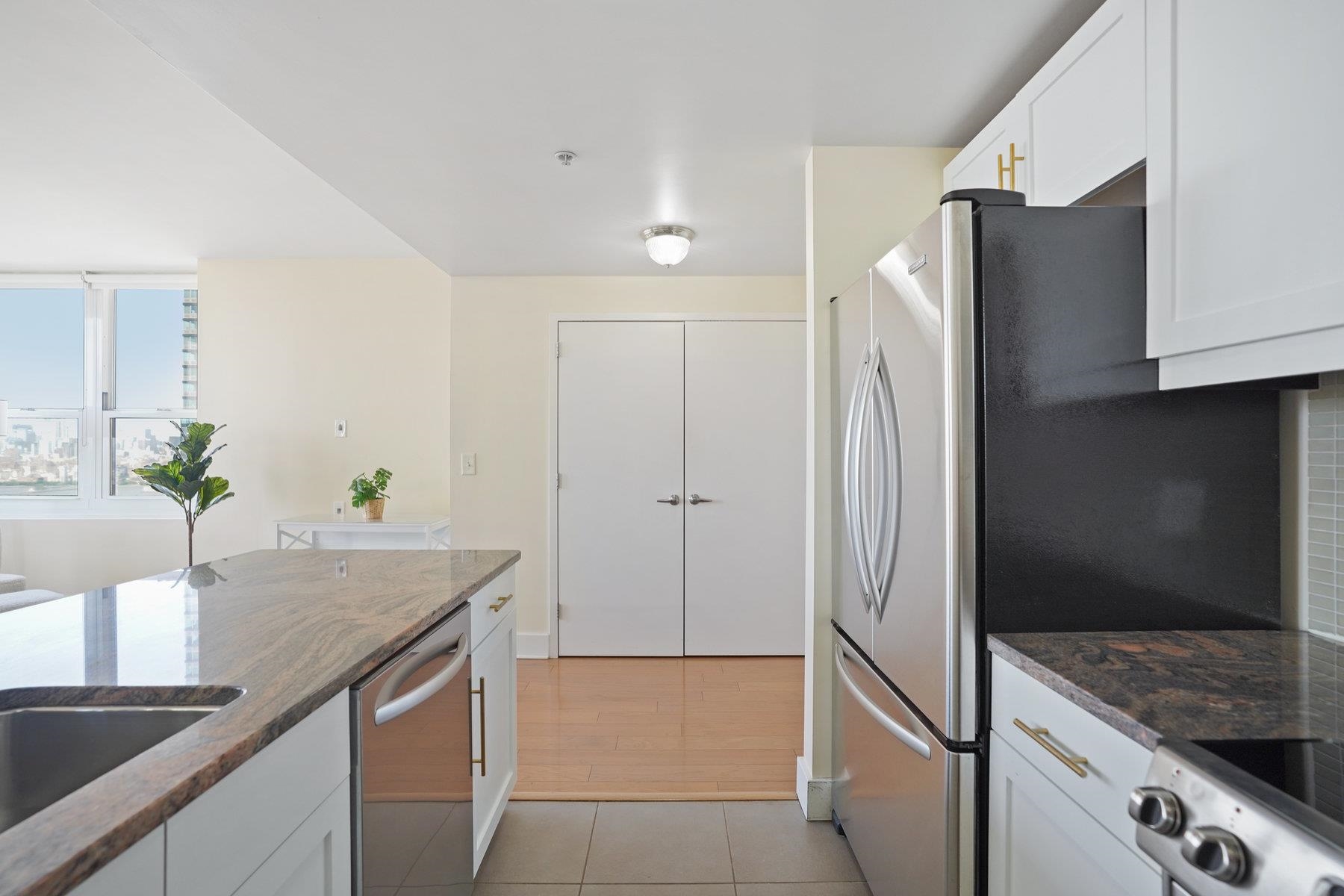 88 MORGAN ST Unit: 4402