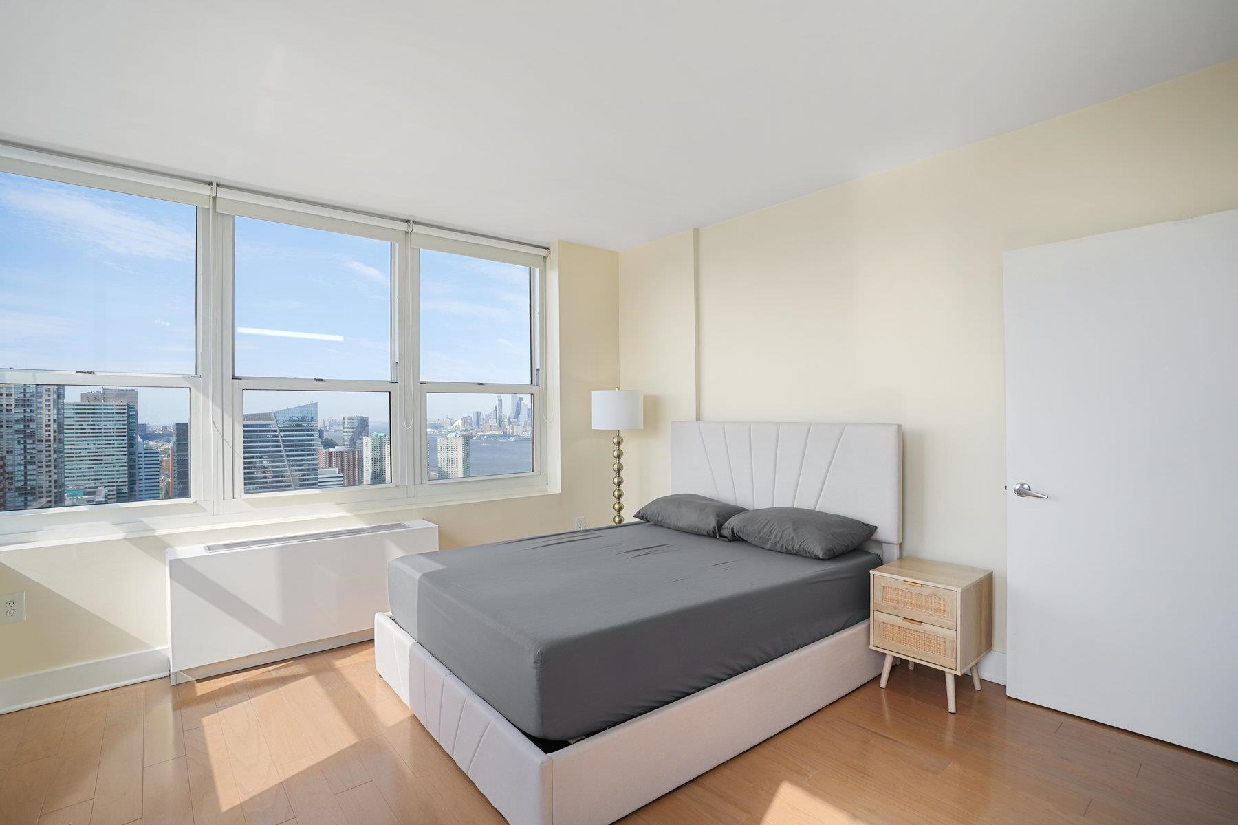 88 MORGAN ST Unit: 4402