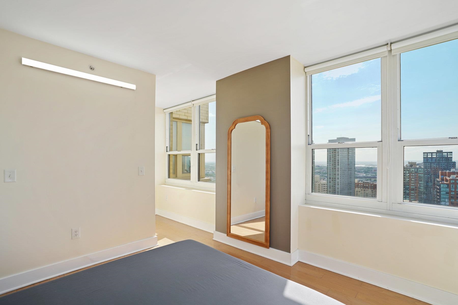 88 MORGAN ST Unit: 4402