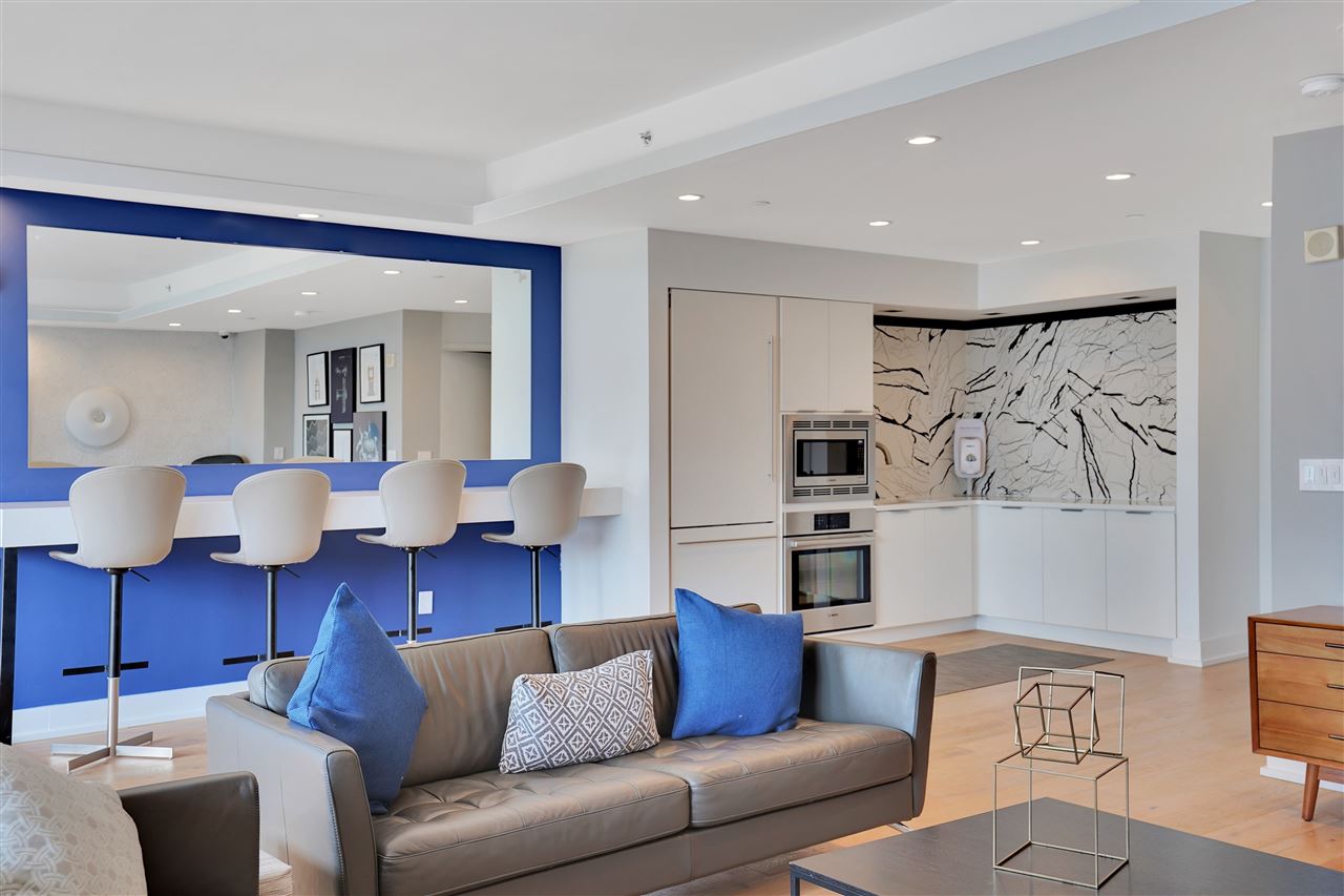 389 WASHINGTON ST Unit: 34D