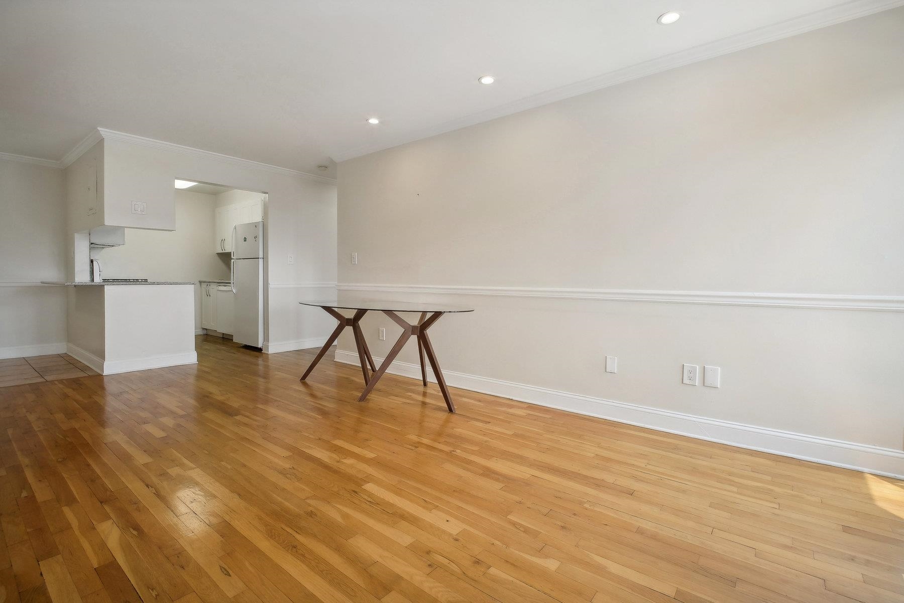 205 10TH ST Unit: 8W
