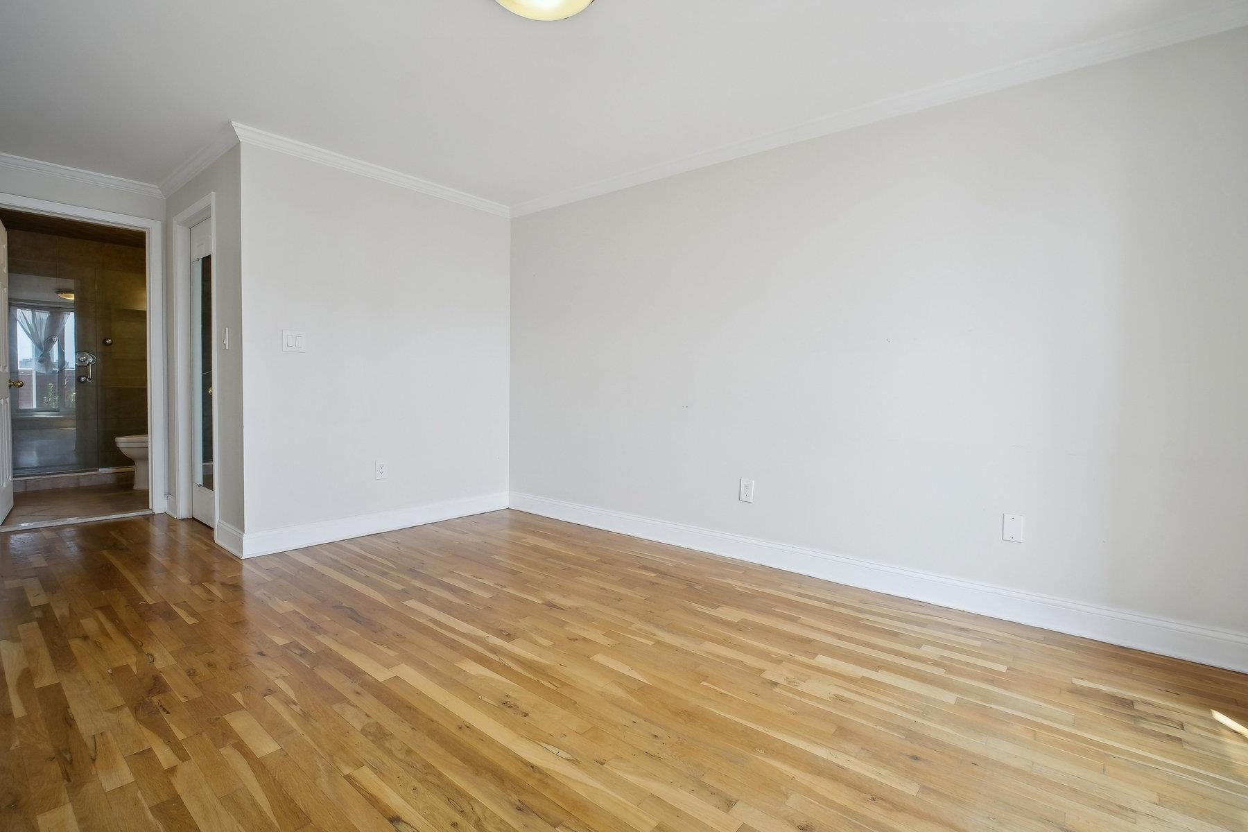 205 10TH ST Unit: 8W