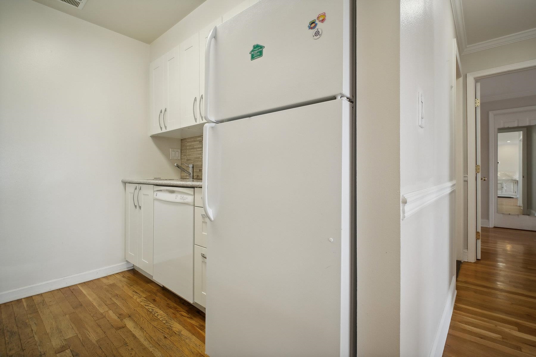 205 10TH ST Unit: 8W
