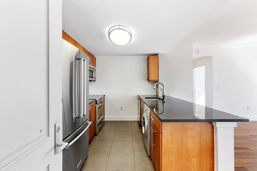 88 MORGAN ST Unit: 1107