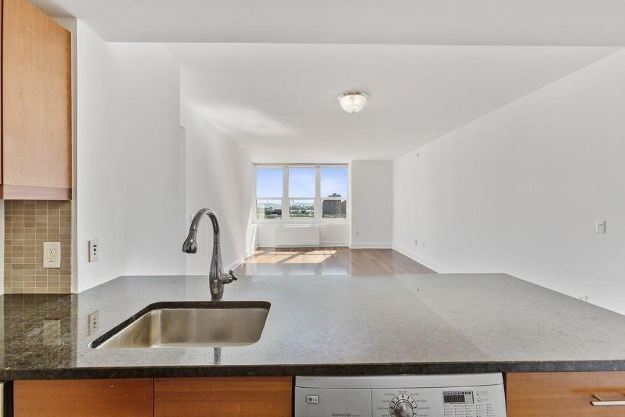 88 MORGAN ST Unit: 1107