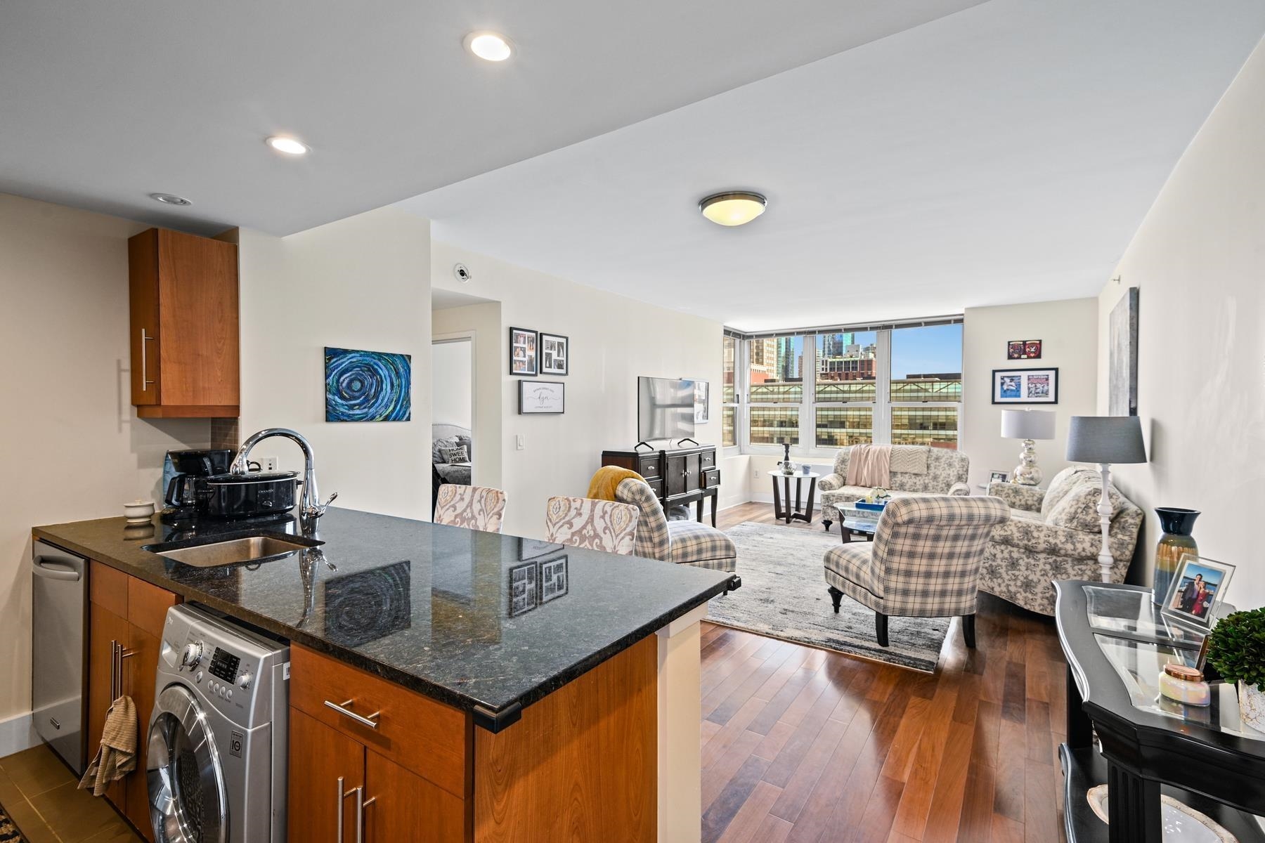 88 MORGAN ST Unit: 1207