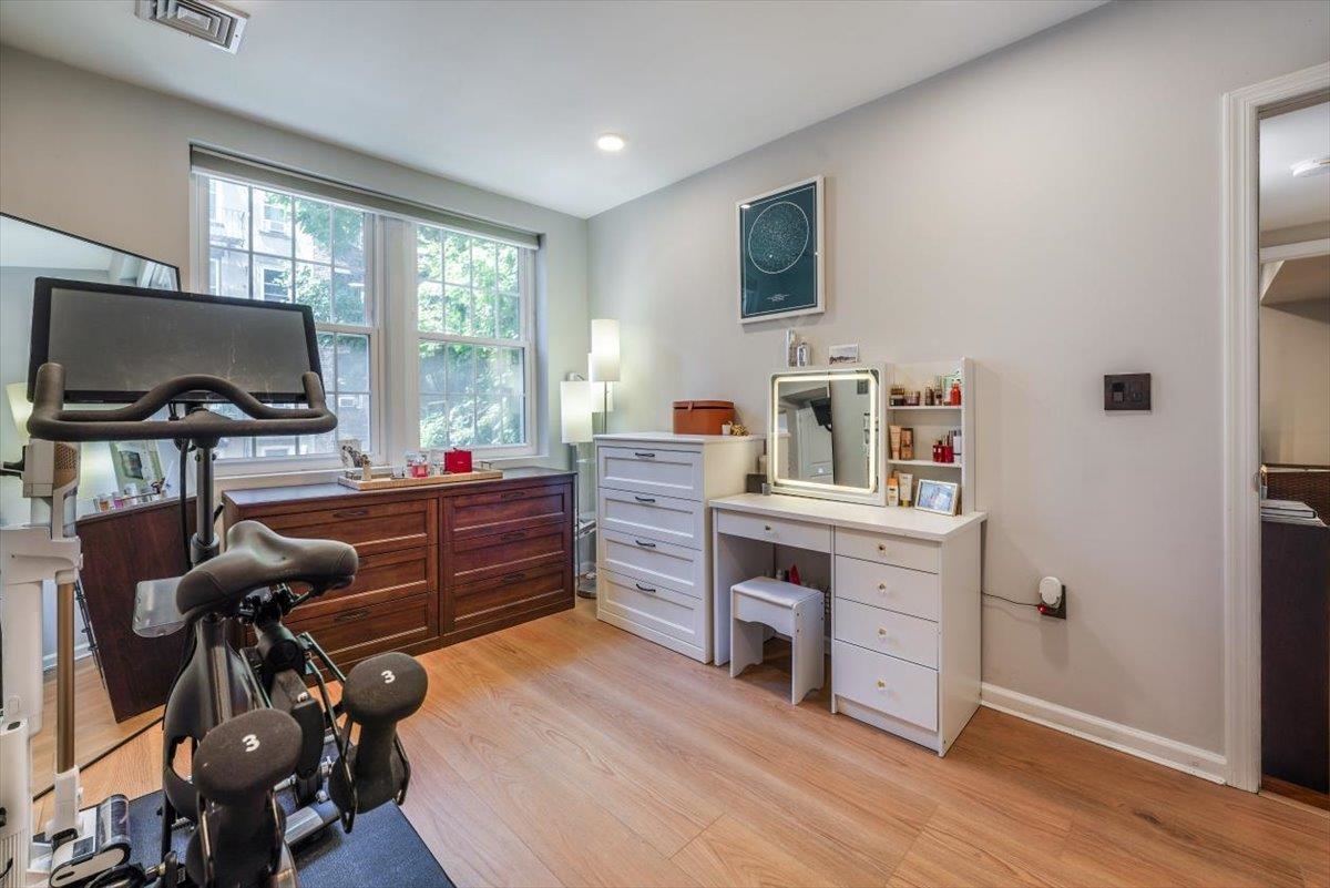 1108 HUDSON ST Unit: 2B