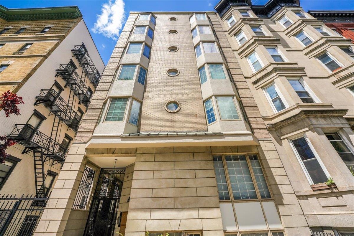 1108 HUDSON ST Unit: 2B