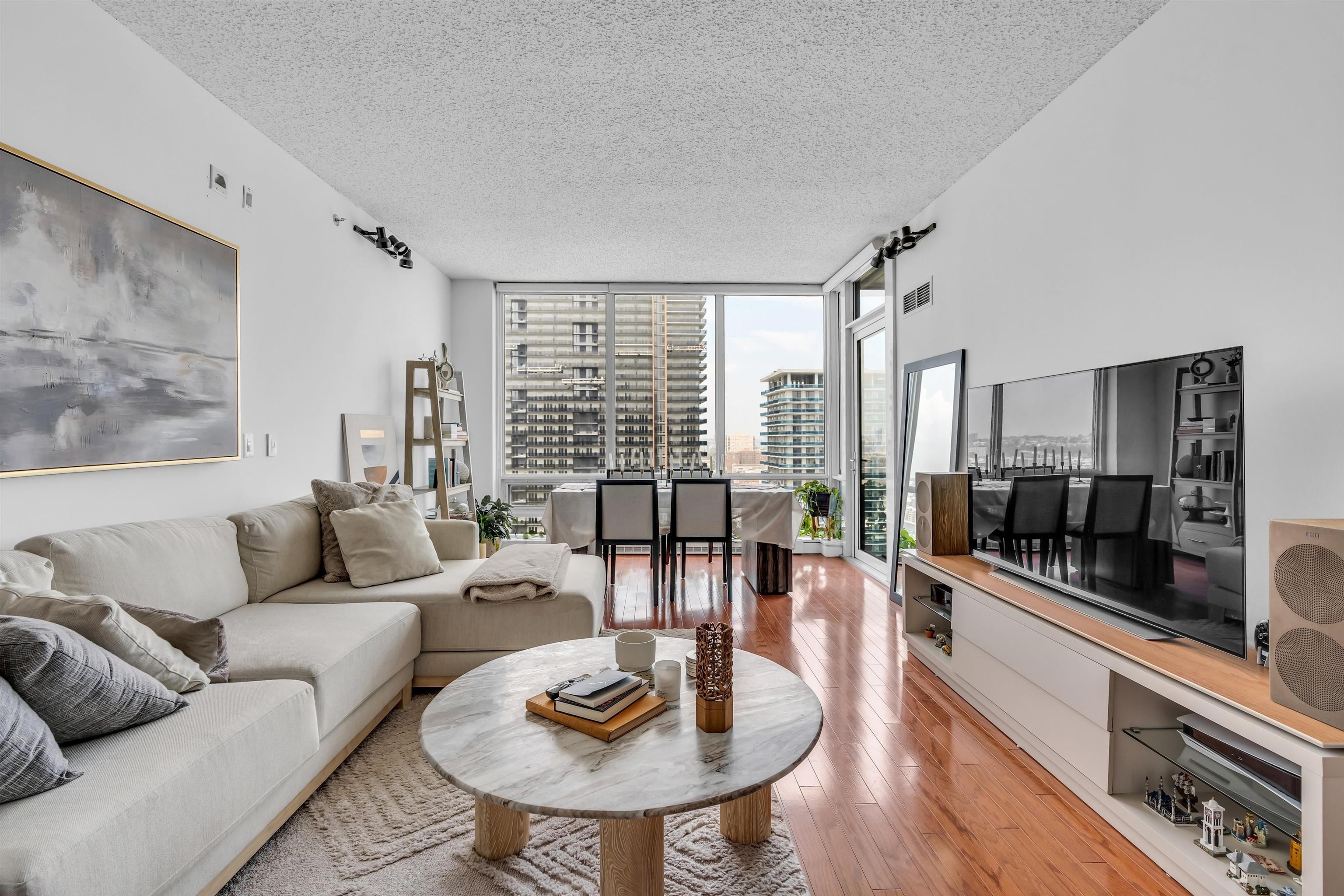 1 SHORE LANE Unit: 2505