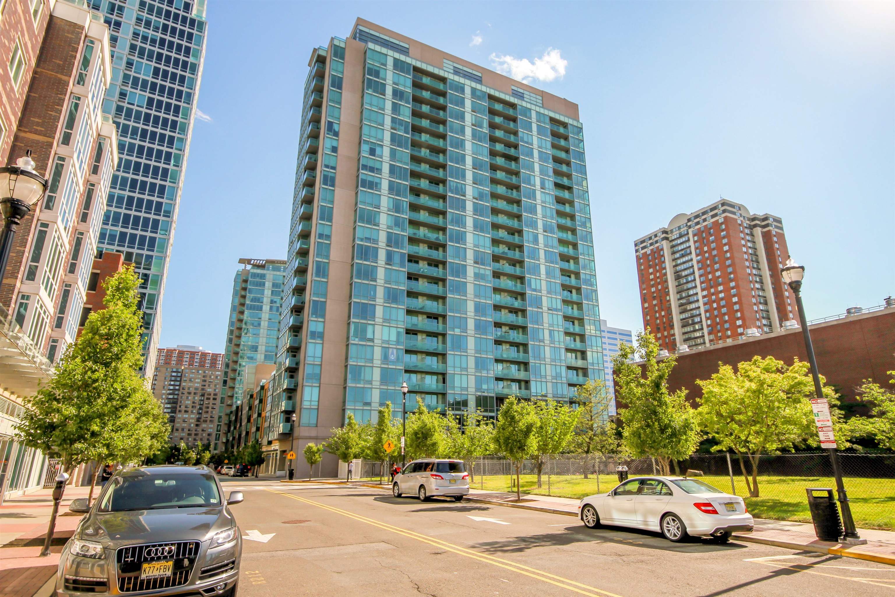 1 SHORE LANE Unit: 2505