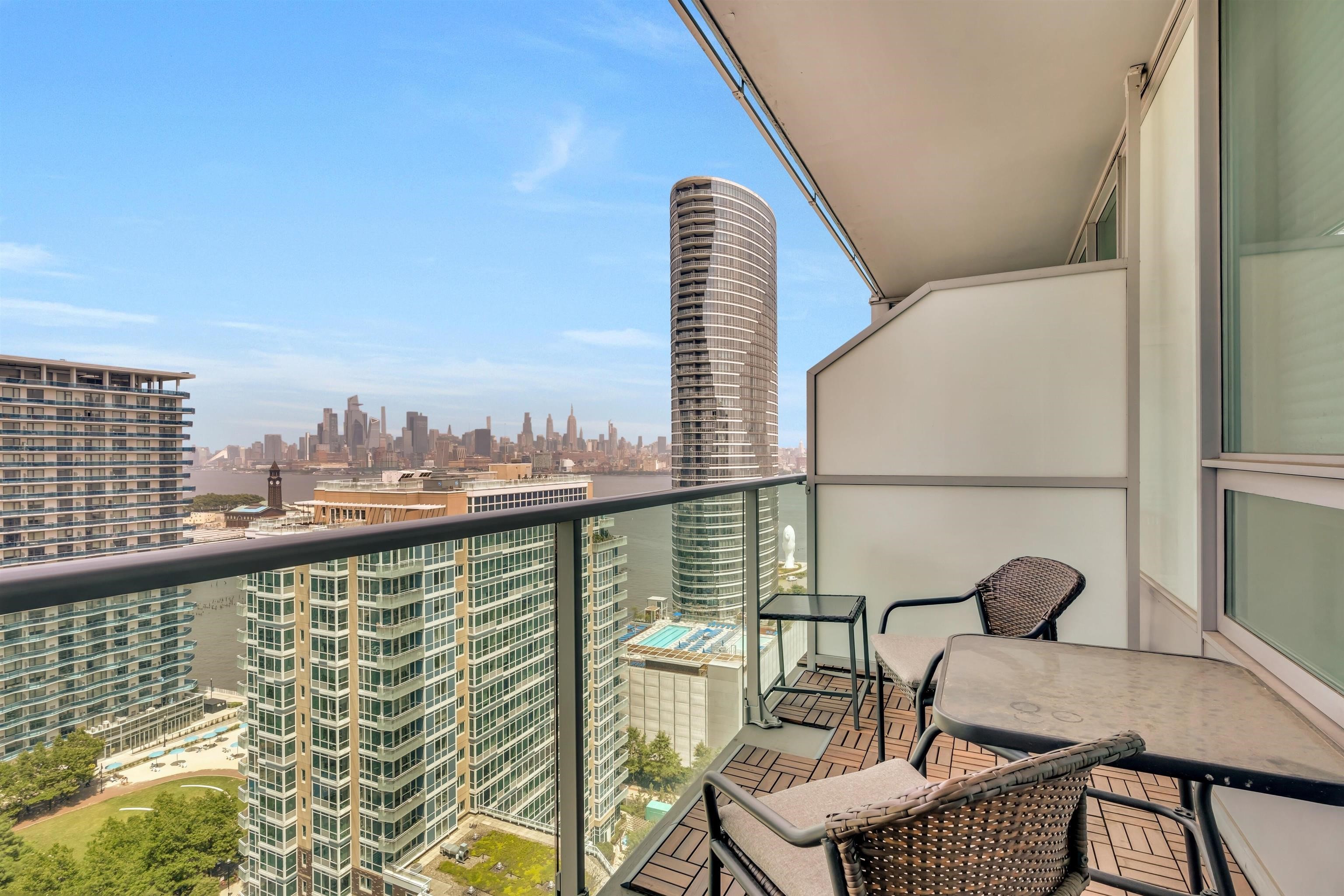 1 SHORE LANE Unit: 2505