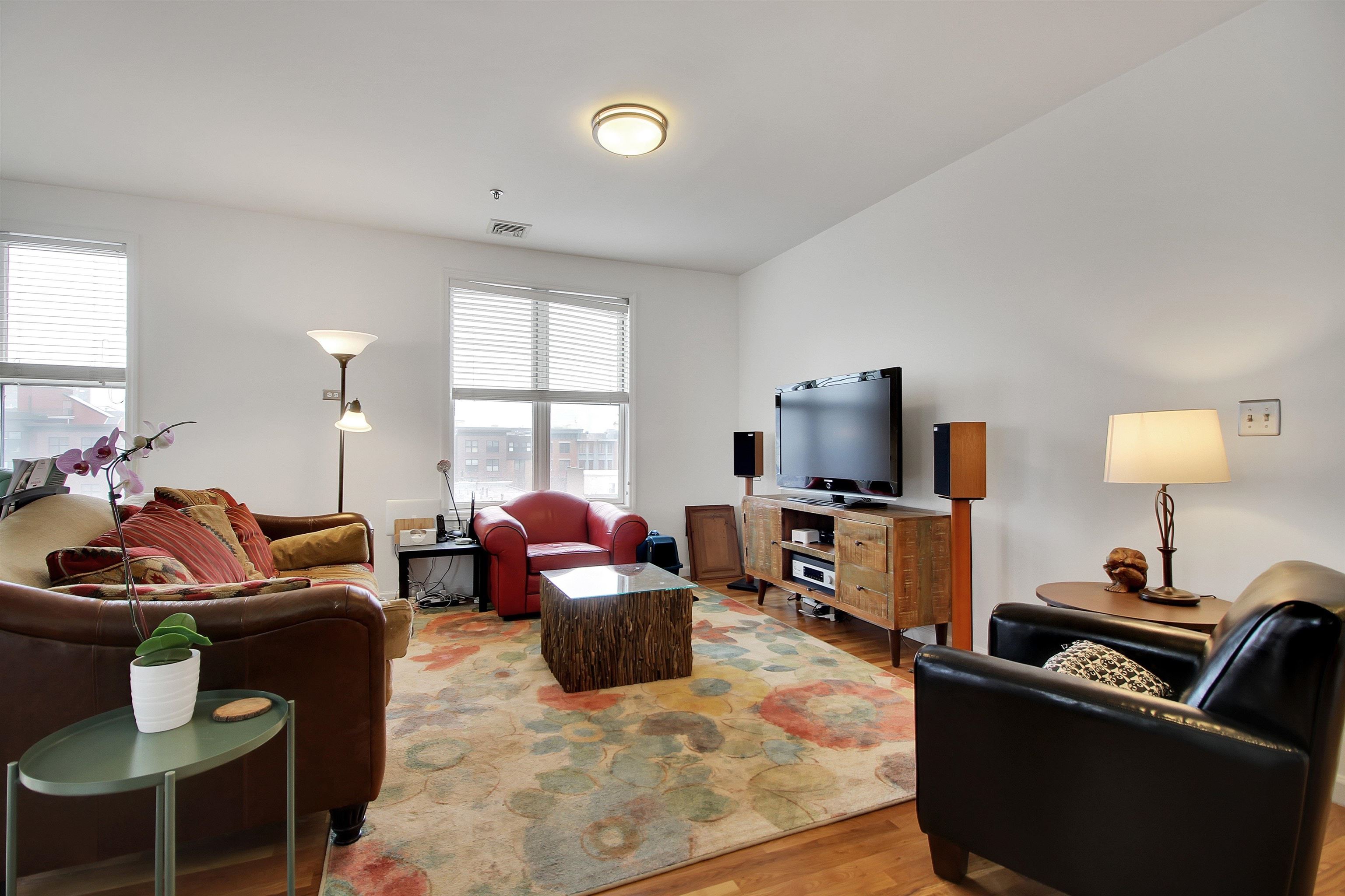 380 NEWARK AVE Unit: 5D