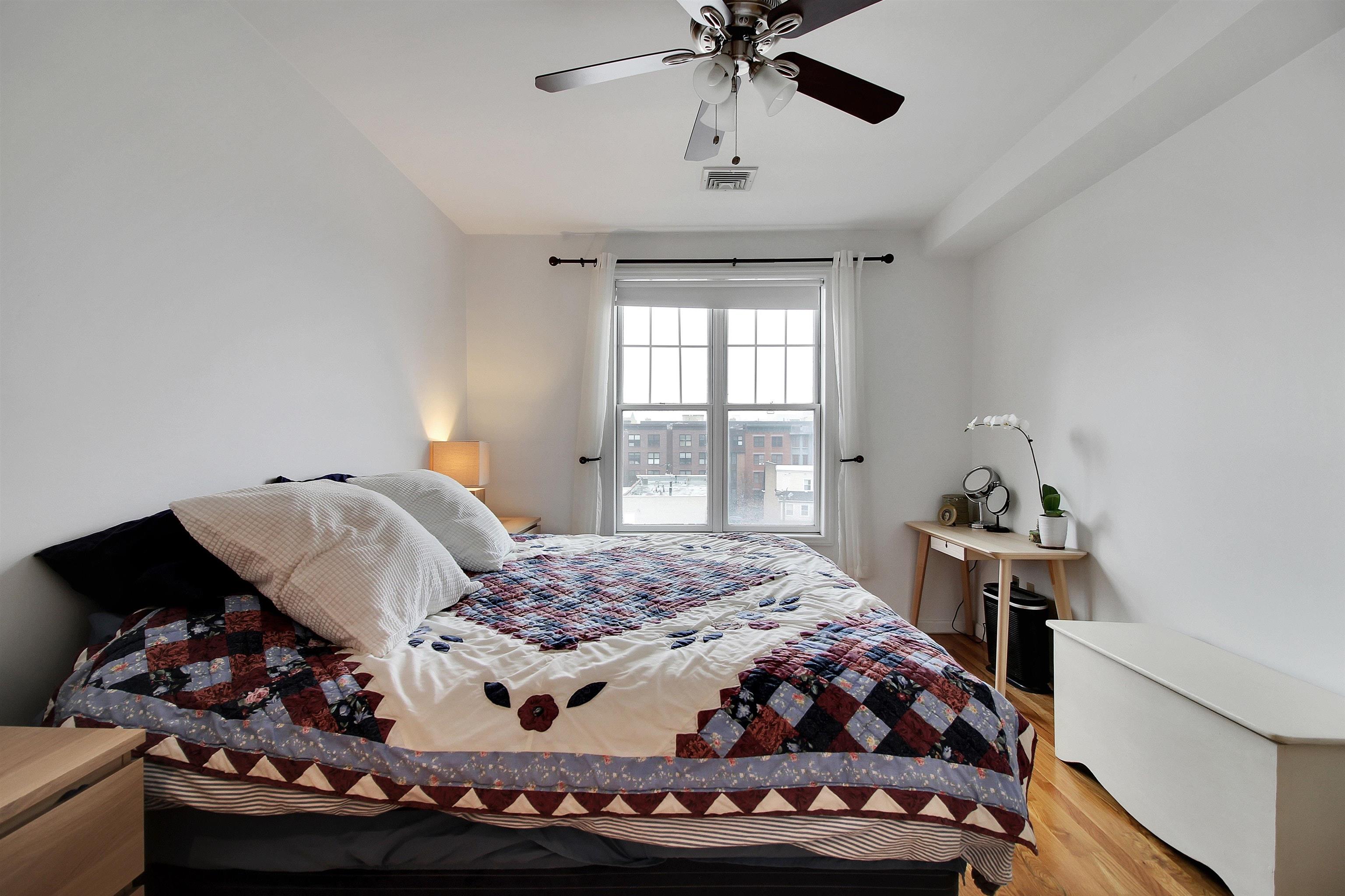 380 NEWARK AVE Unit: 5D