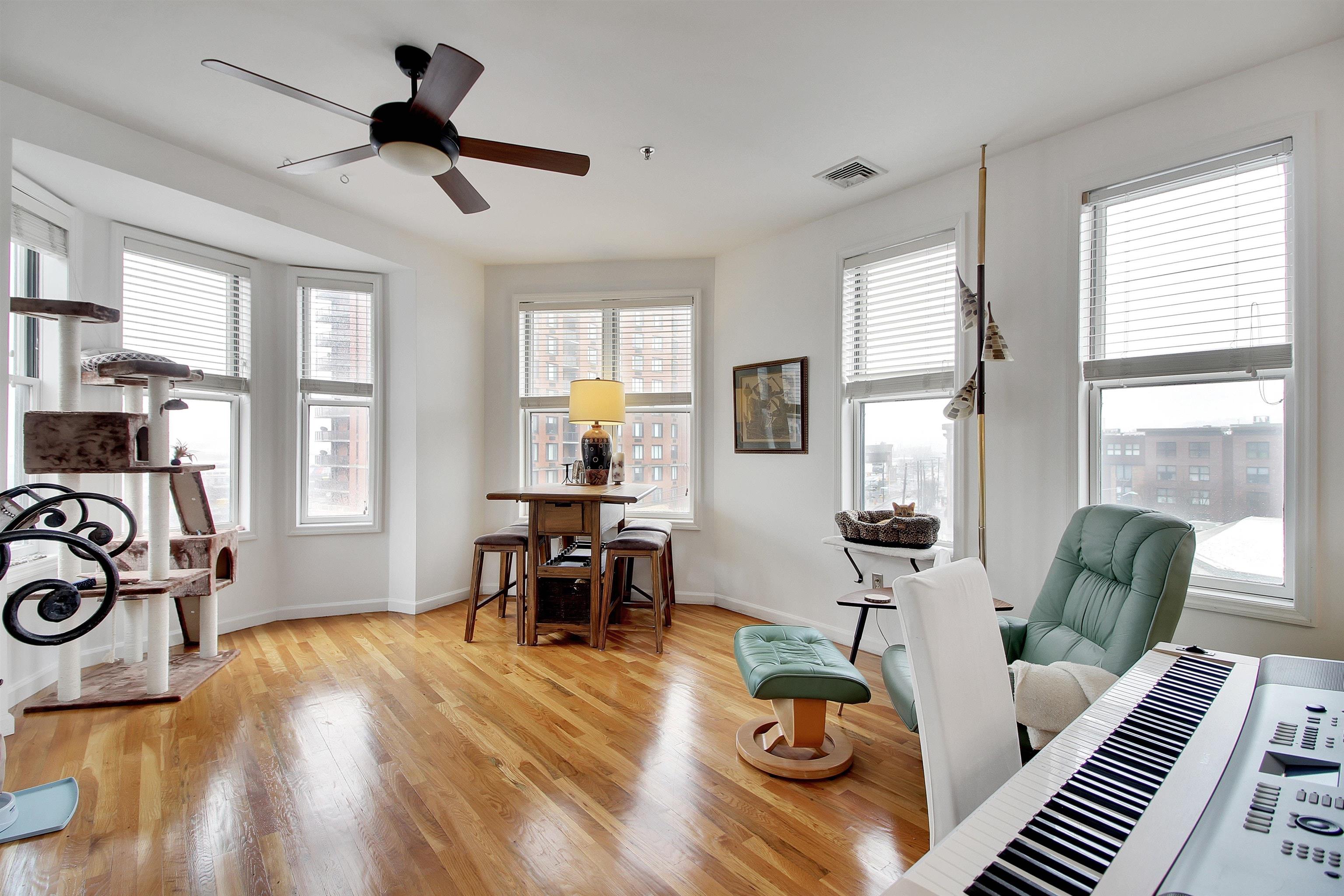 380 NEWARK AVE Unit: 5D
