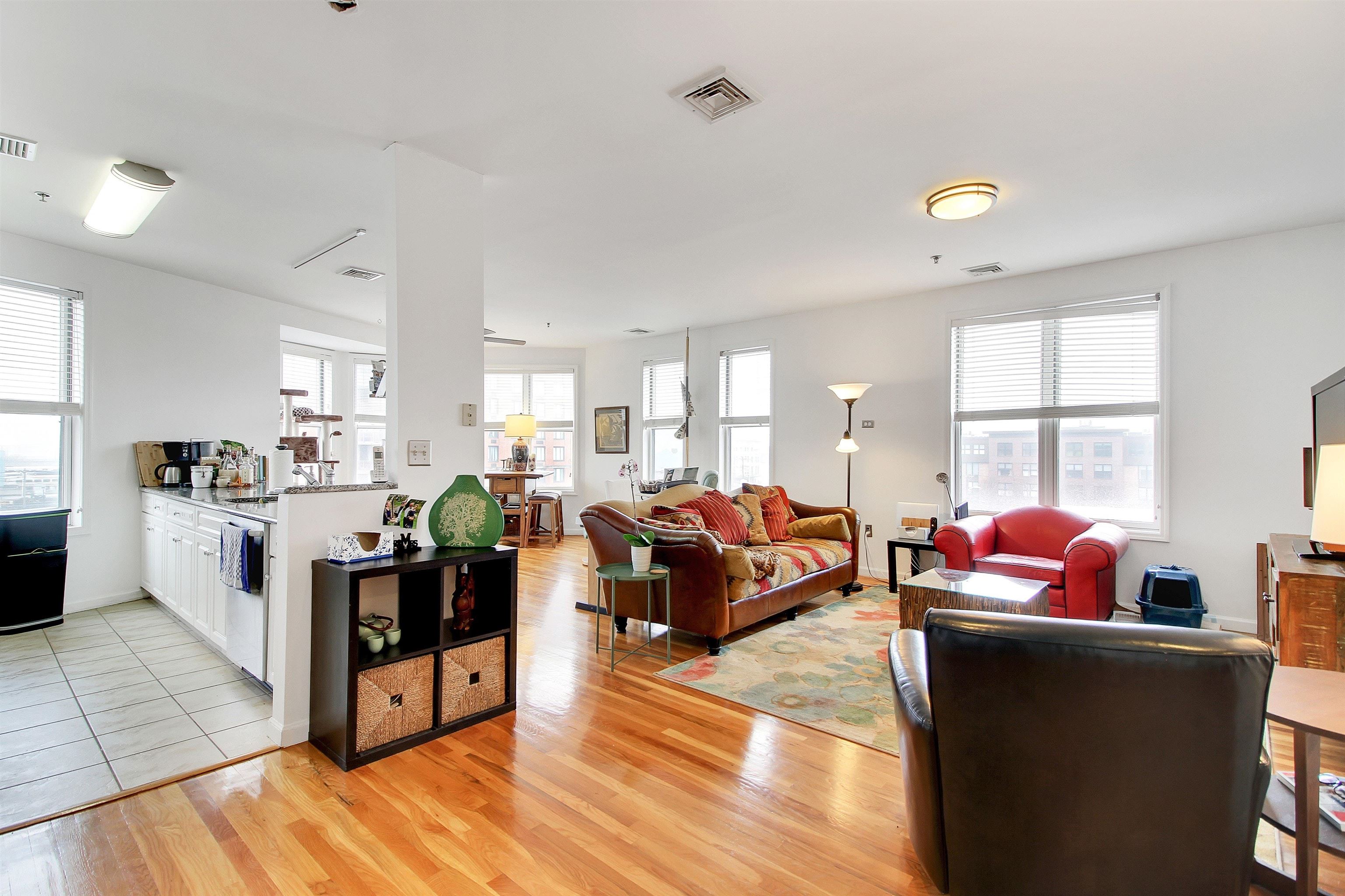 380 NEWARK AVE Unit: 5D