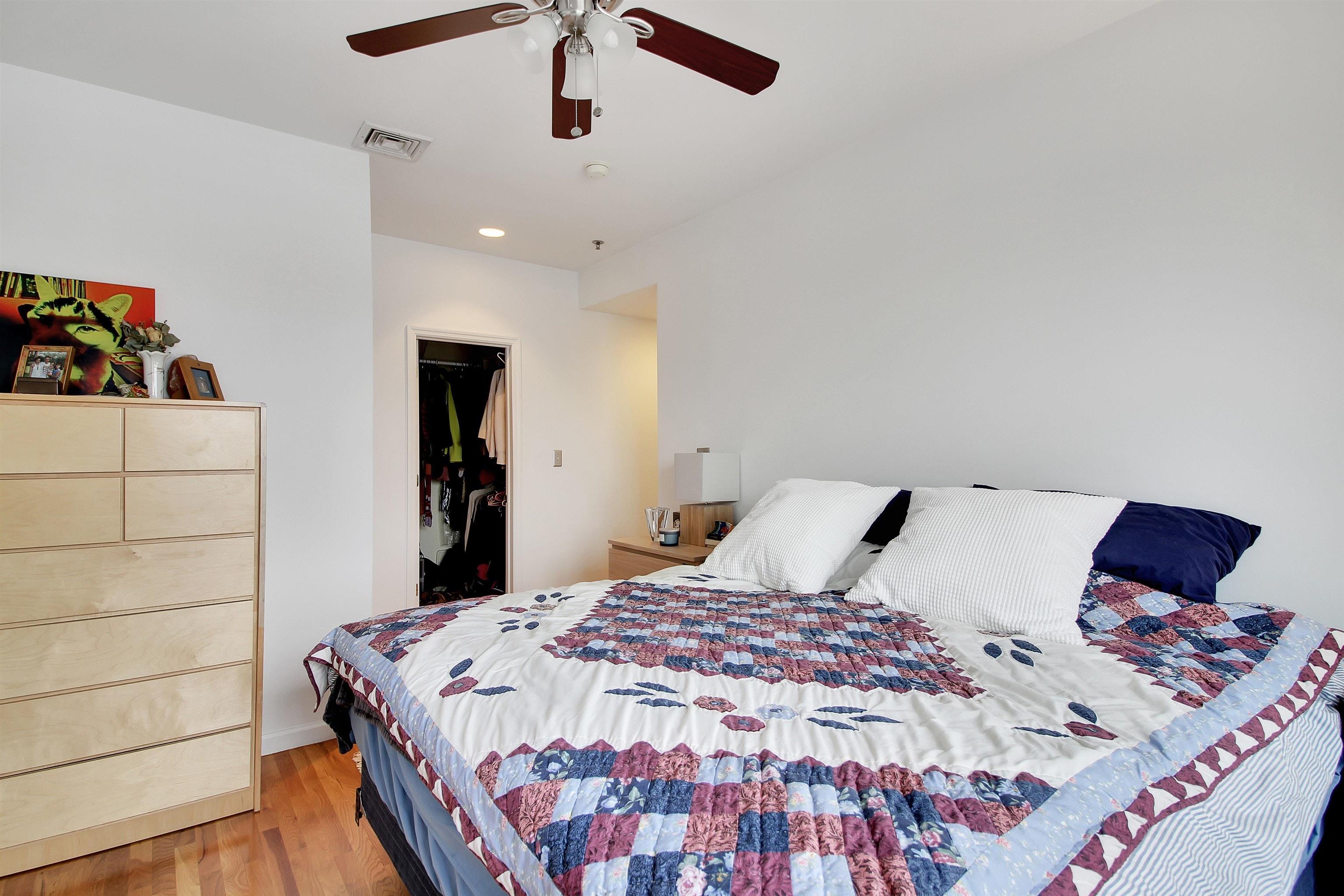 380 NEWARK AVE Unit: 5D