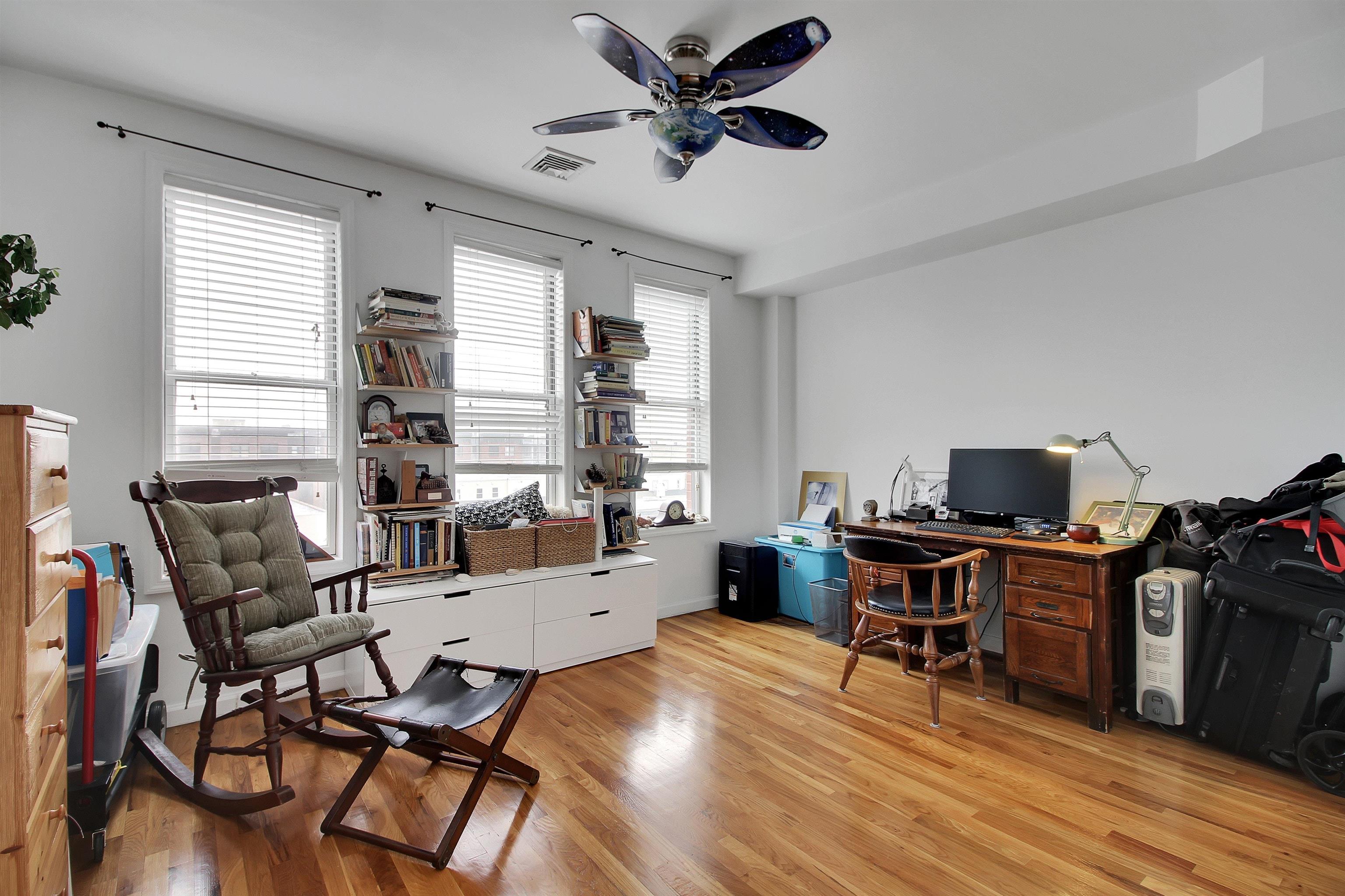 380 NEWARK AVE Unit: 5D