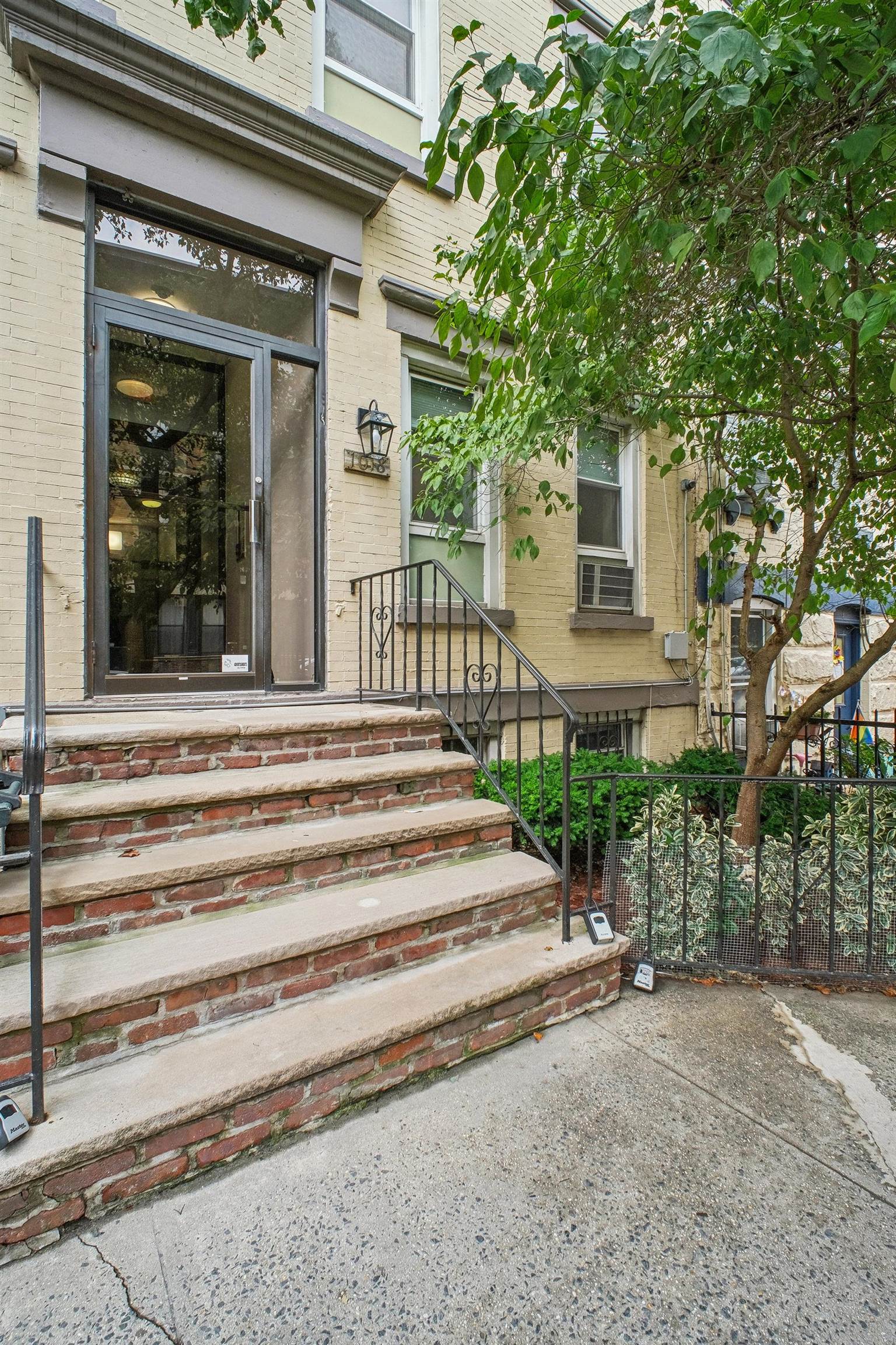 1016 WILLOW AVE Unit: 203