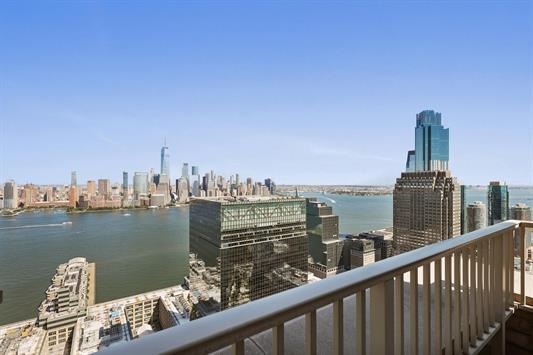 88 MORGAN ST Unit: PH5-5