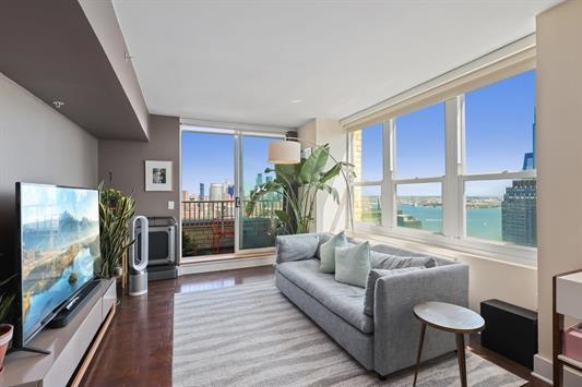 88 MORGAN ST Unit: PH5-5