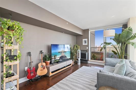 88 MORGAN ST Unit: PH5-5