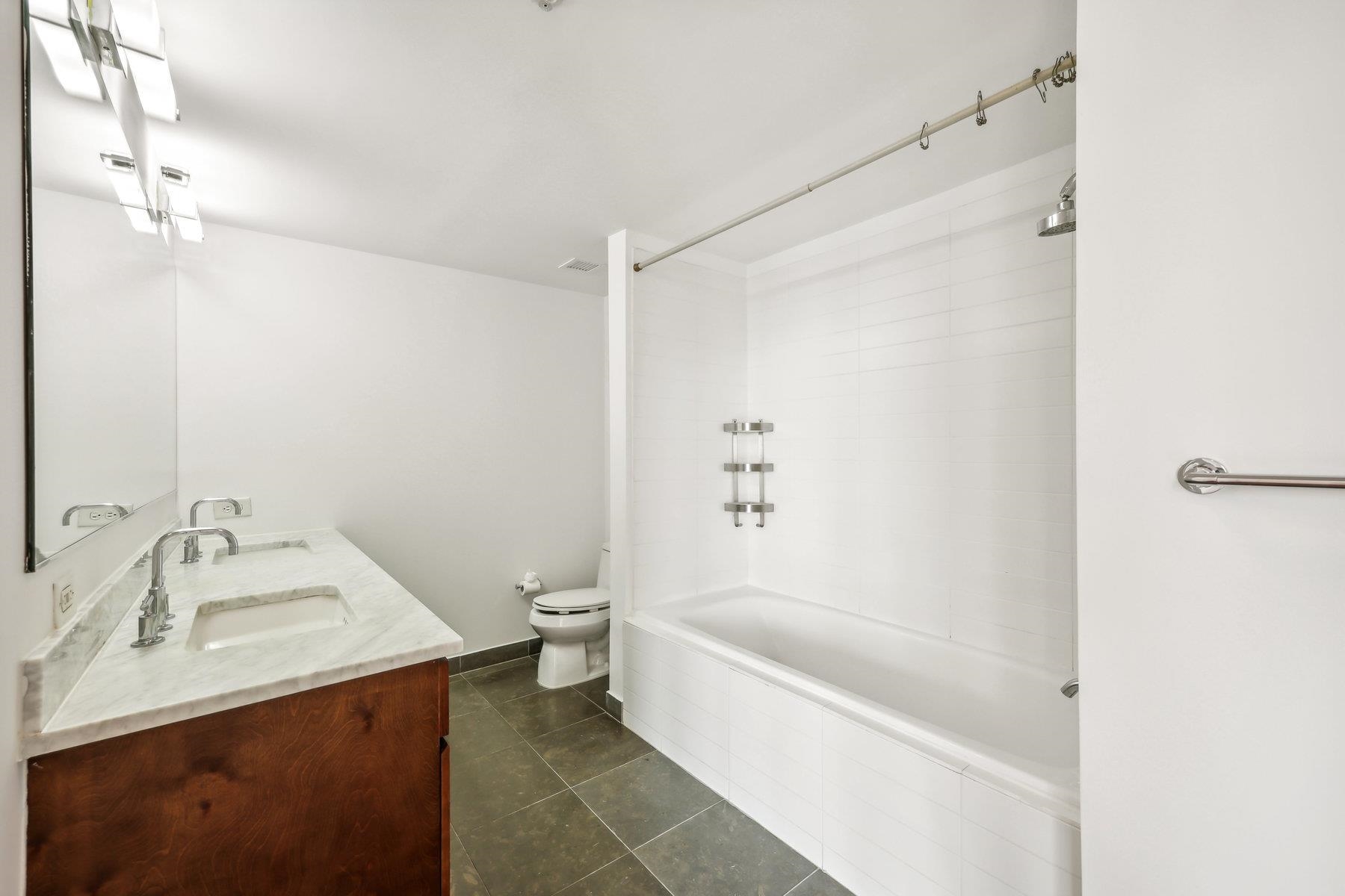 88 MORGAN ST Unit: 3406