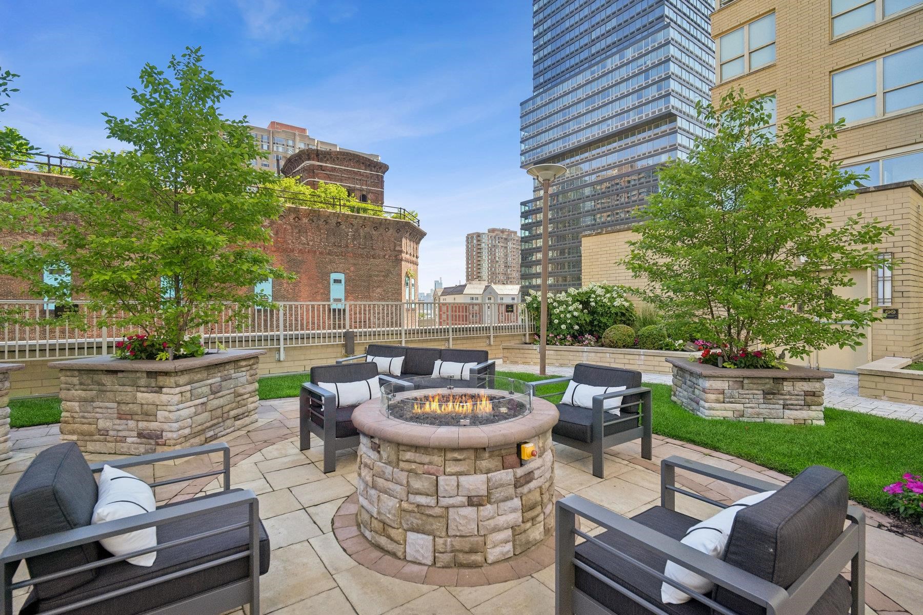 88 MORGAN ST Unit: 1801
