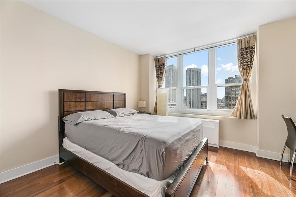 88 MORGAN ST Unit: 1801