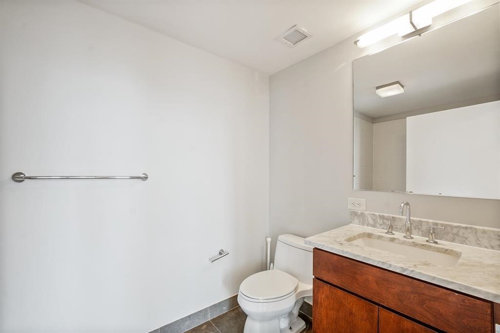 88 MORGAN ST Unit: 2008