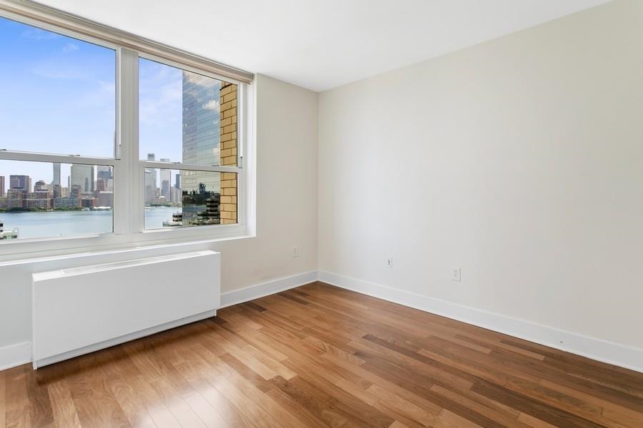 88 MORGAN ST Unit: 2405