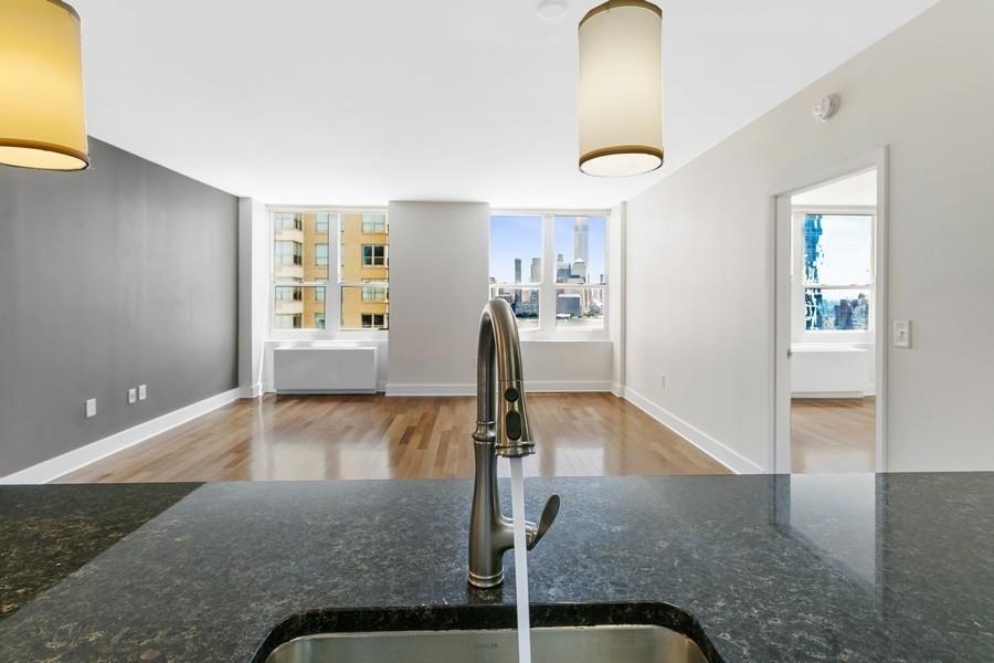 88 MORGAN ST Unit: 2405