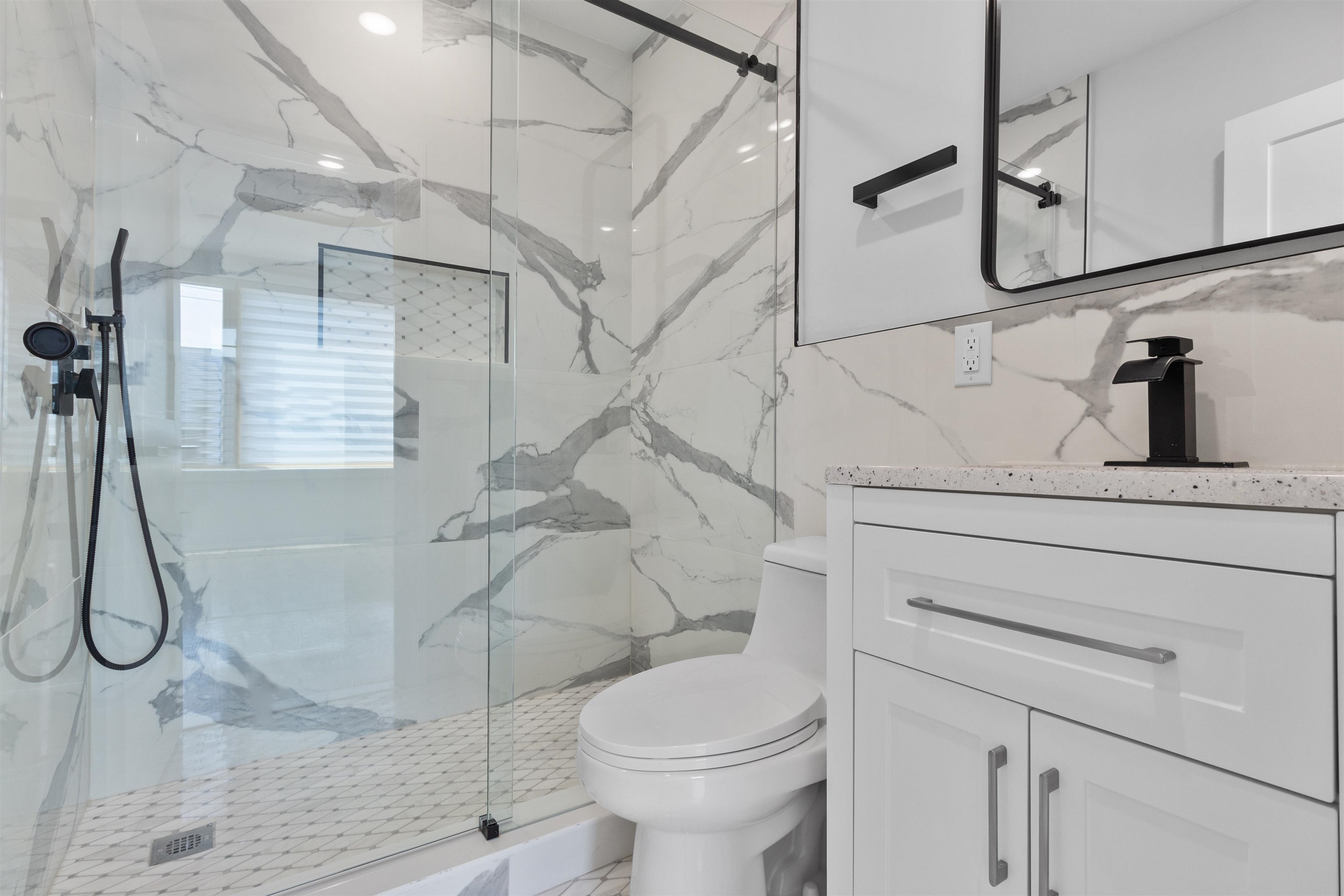 1205 NEW YORK AVE Unit: 2