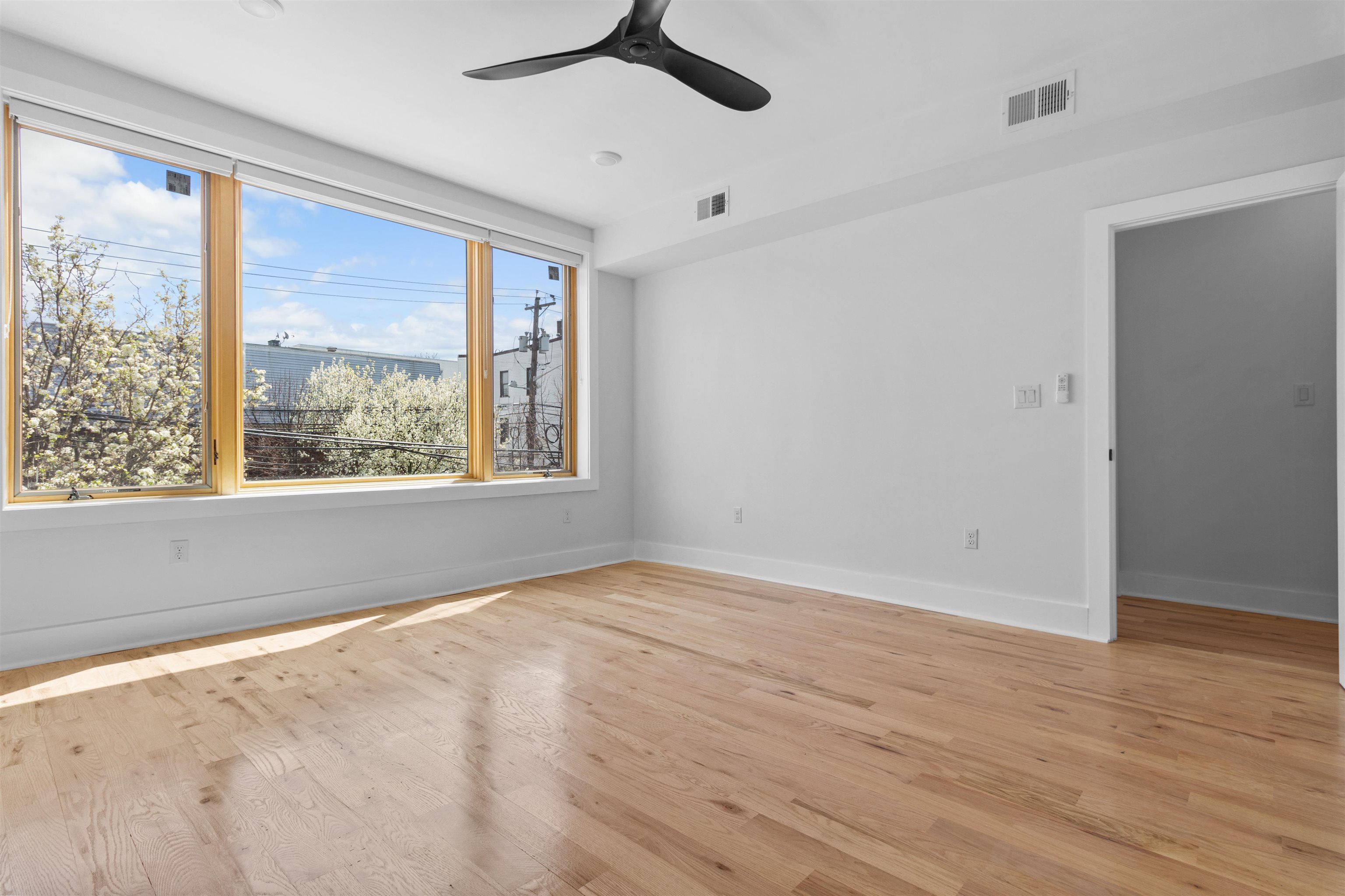 1205 NEW YORK AVE Unit: 2