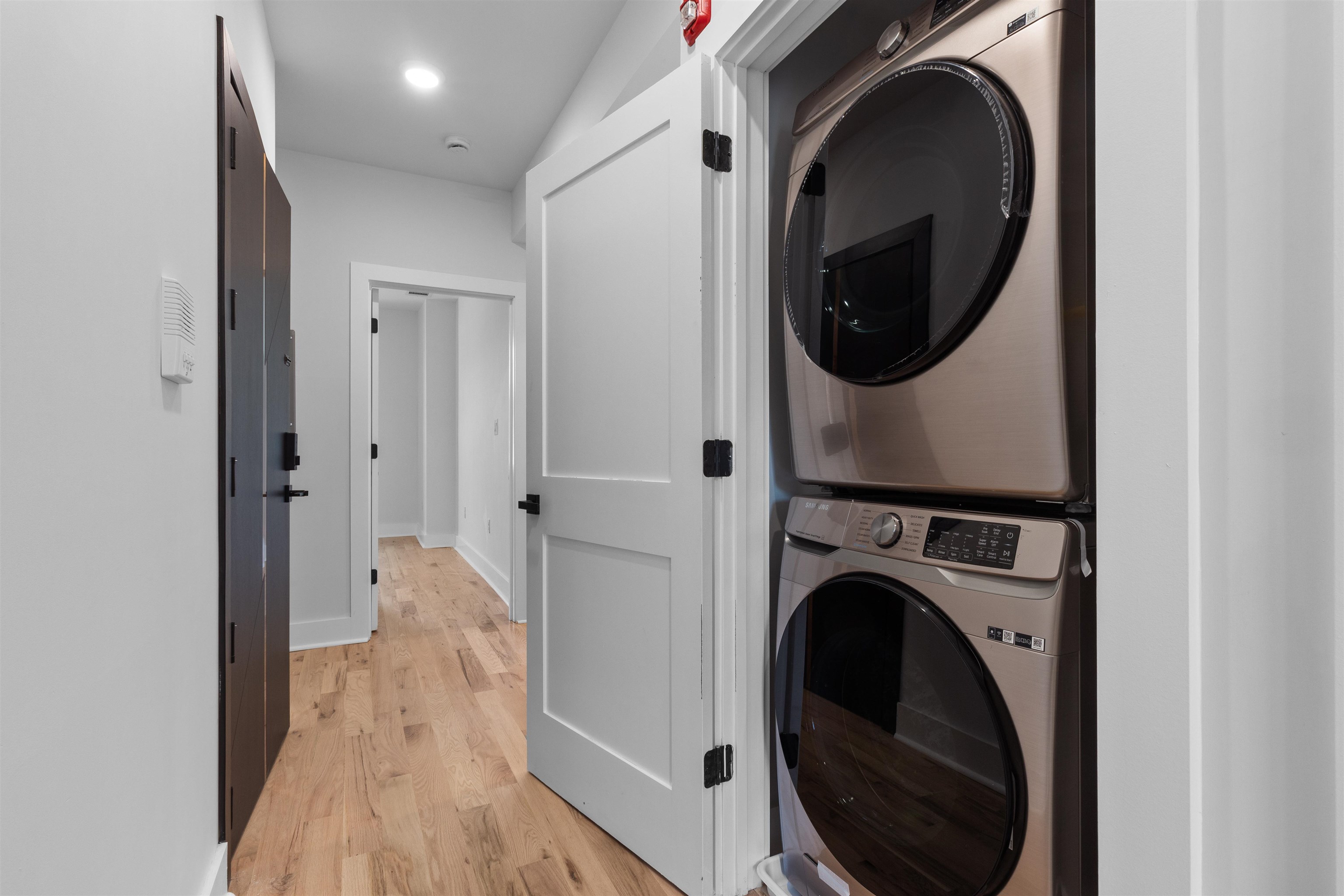 1205 NEW YORK AVE Unit: 2