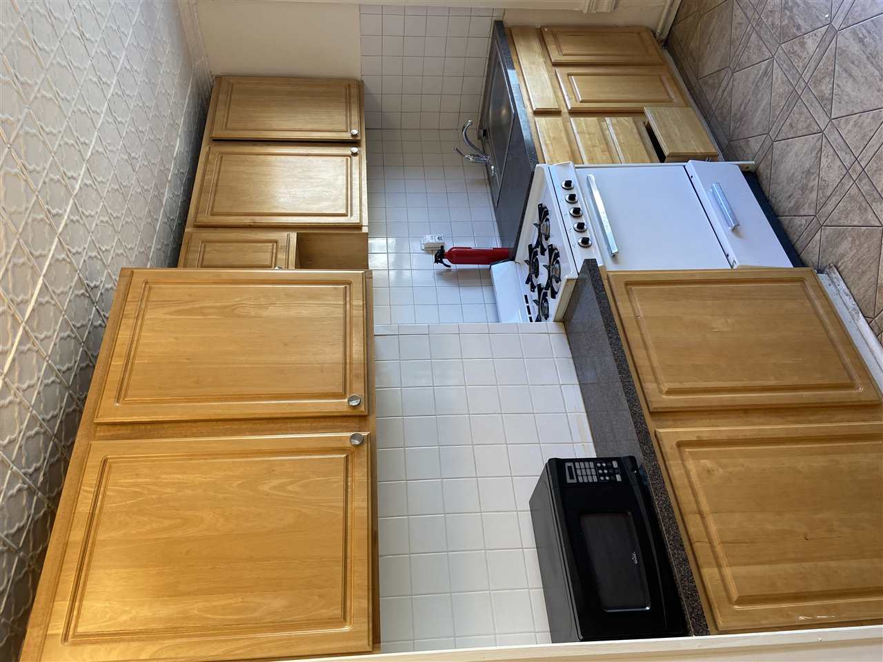 518 ADAMS ST Unit: 3