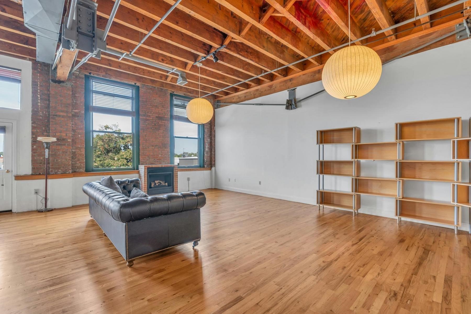 126 WEBSTER AVE Unit: 3B