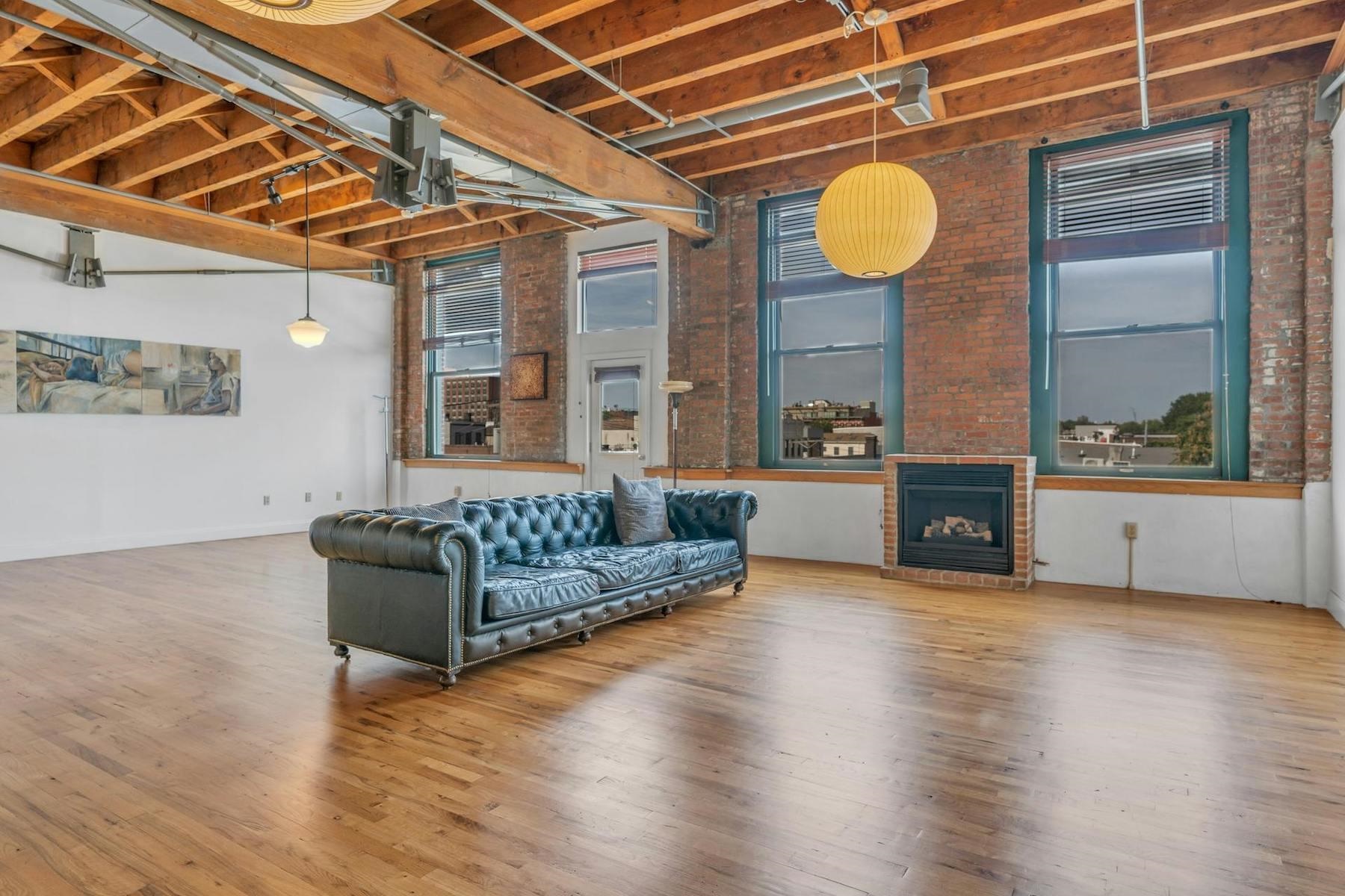 126 WEBSTER AVE Unit: 3B