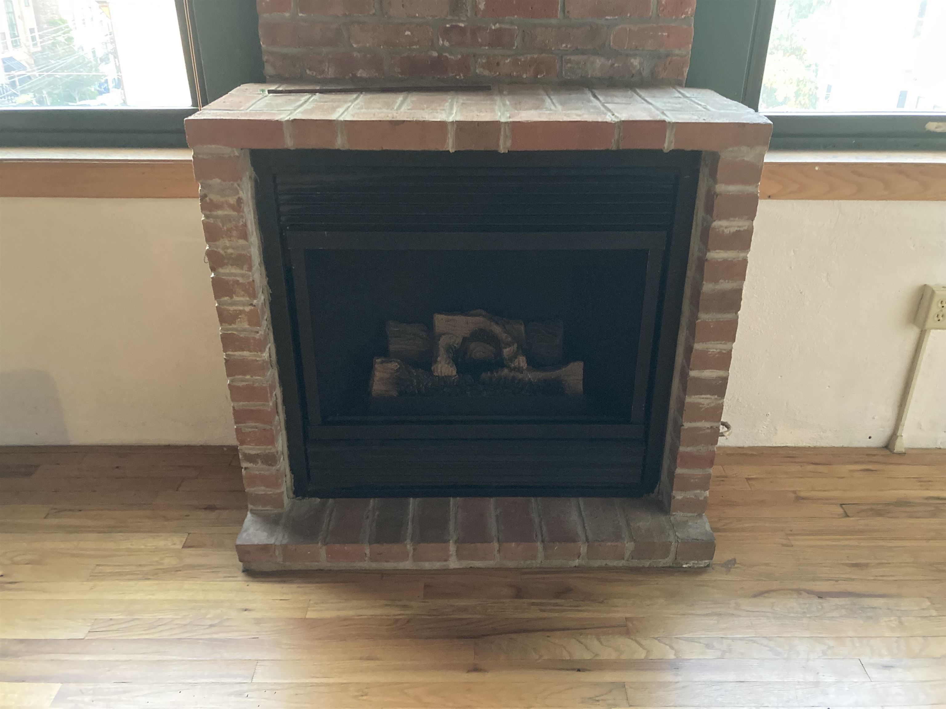 126 WEBSTER AVE Unit: 3B