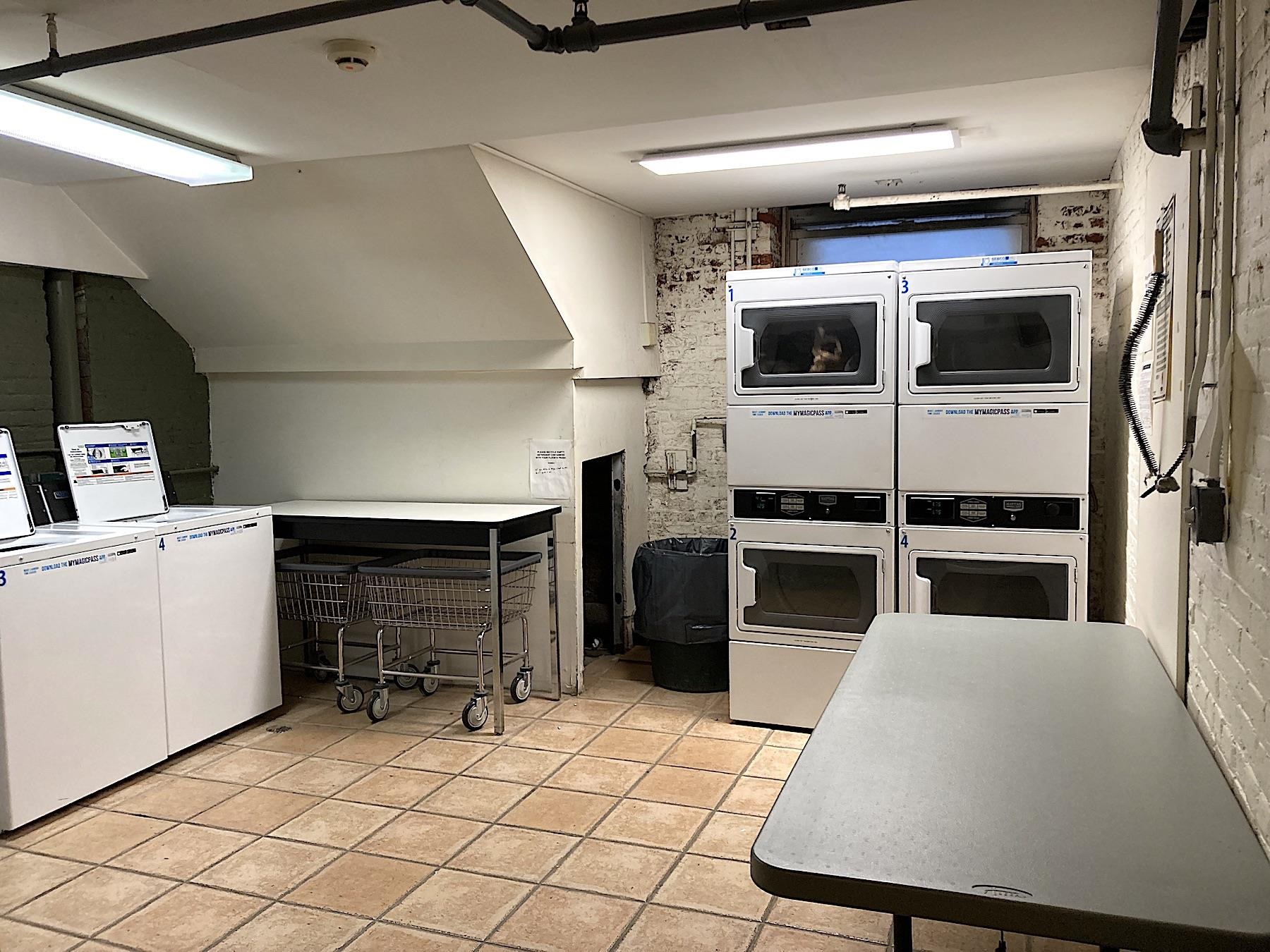 126 WEBSTER AVE Unit: 3B