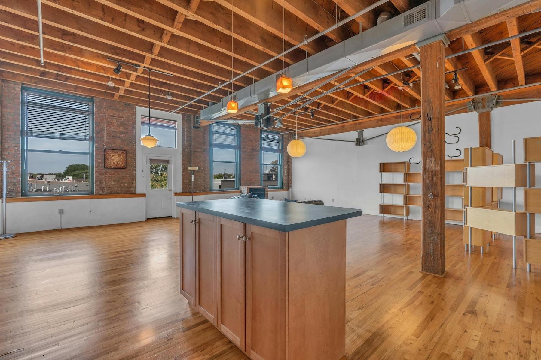 126 WEBSTER AVE Unit: 3B